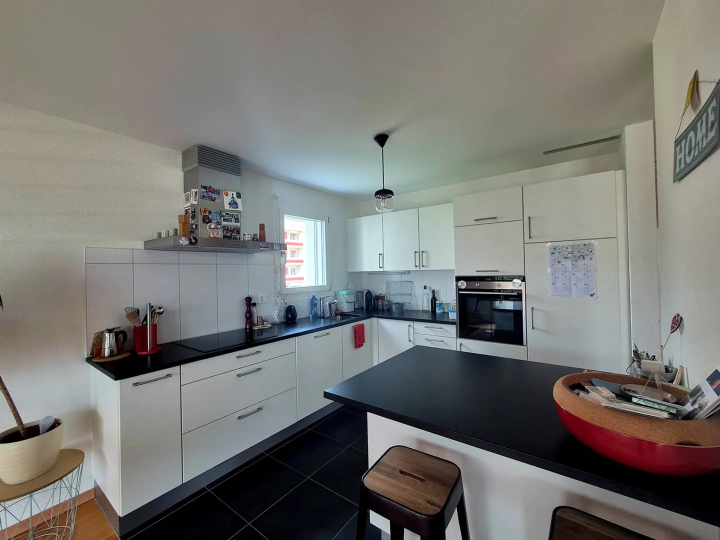 Charming 3.5-Room Apartment - Photo 3 of 10