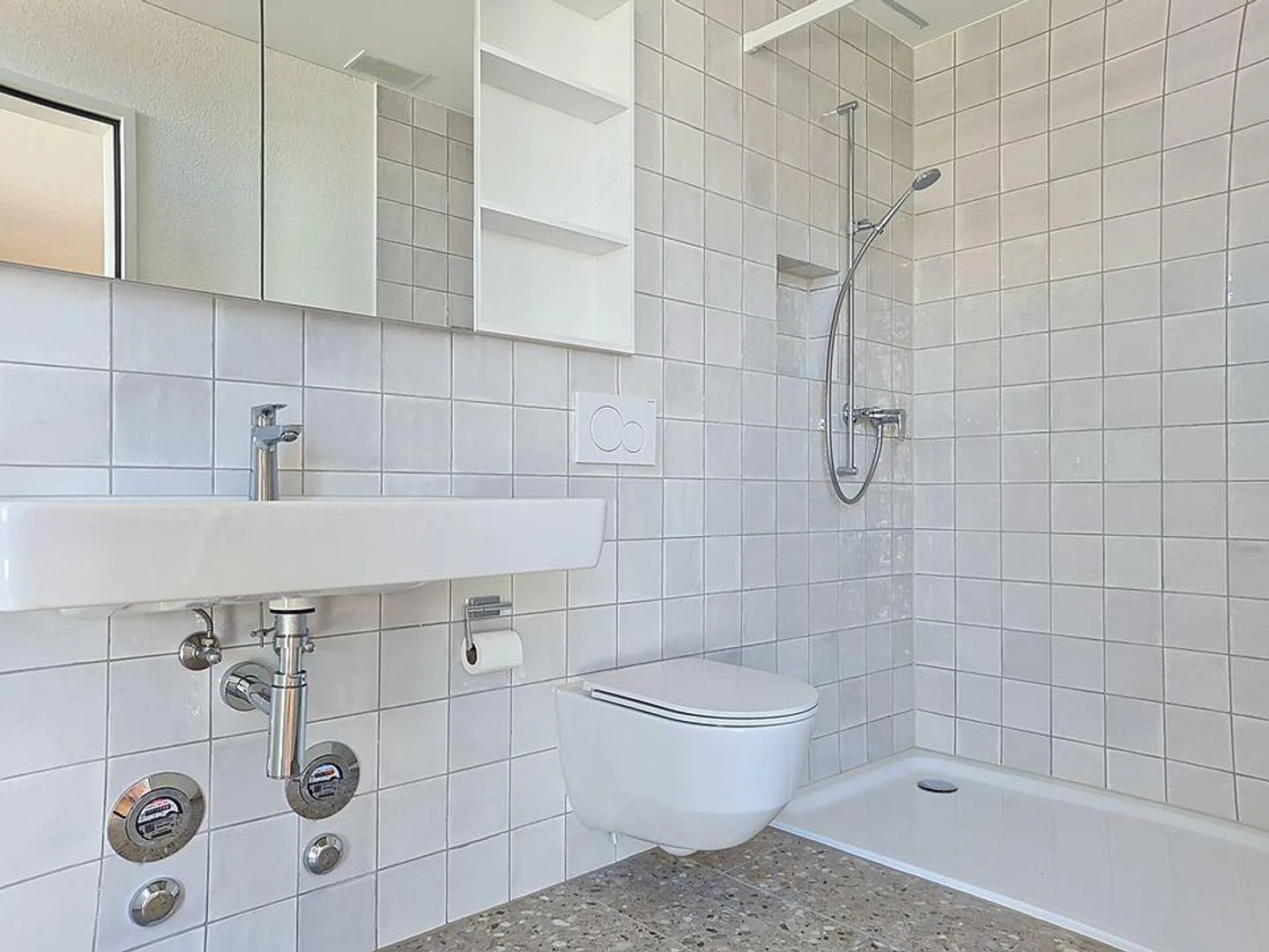 Appartamento duplex di 5,5 locali con patio spazioso e giardino - Foto 8 di 9