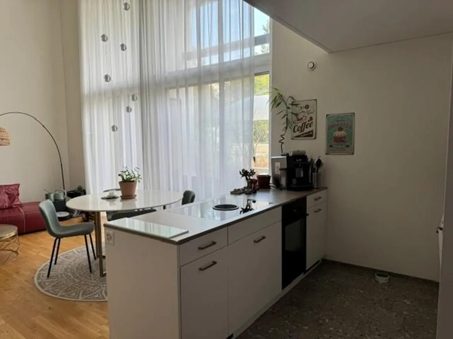 Appartamento duplex di 5,5 locali con patio spazioso e giardino - Foto 3 di 9