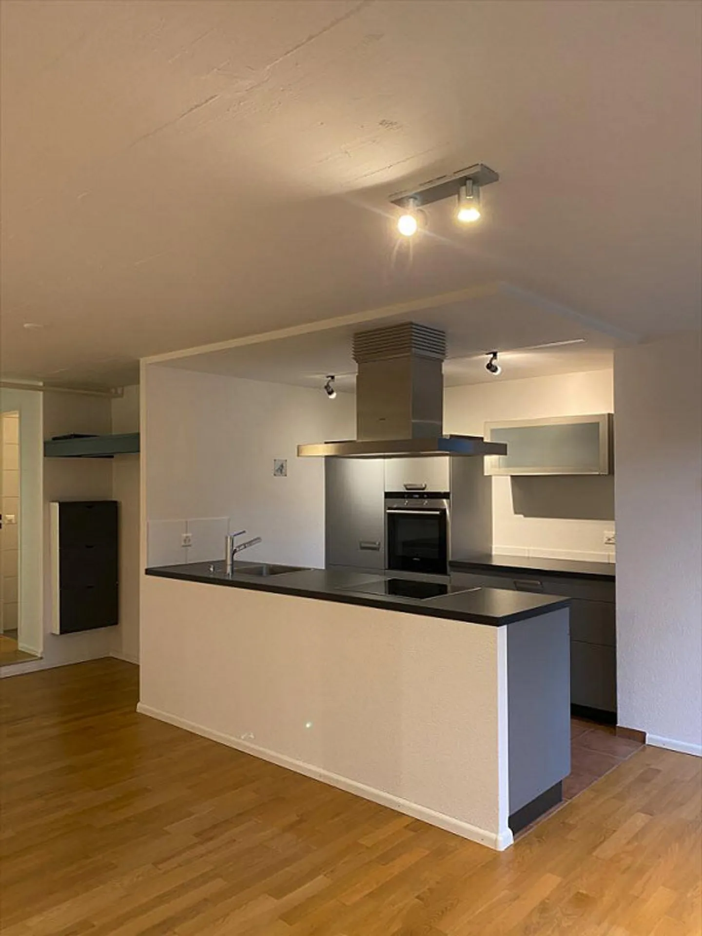 Appartamento 1,5 locali in affitto in un edificio multifamiliare ben tenuto - Foto 2 di 10