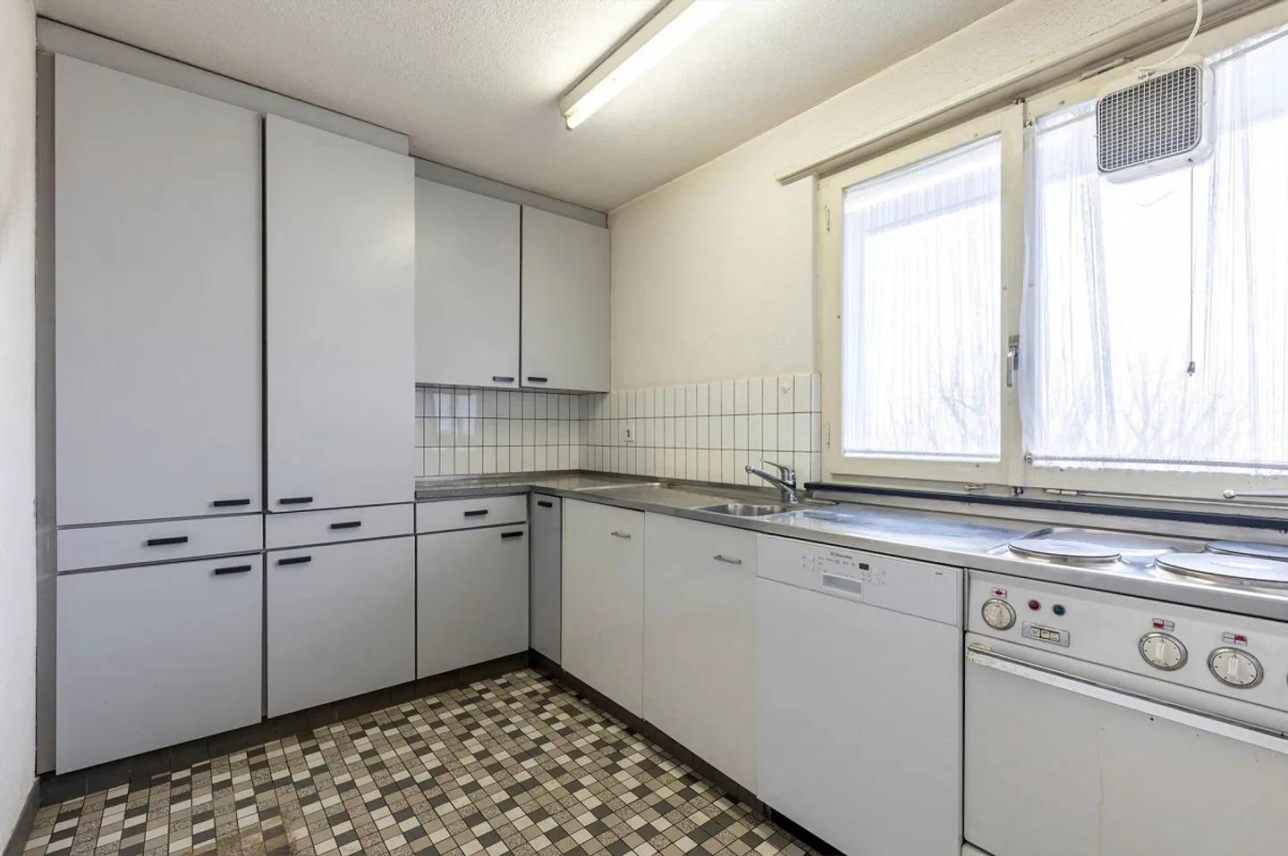 Building land with existing single-family home - Photo 7 of 10