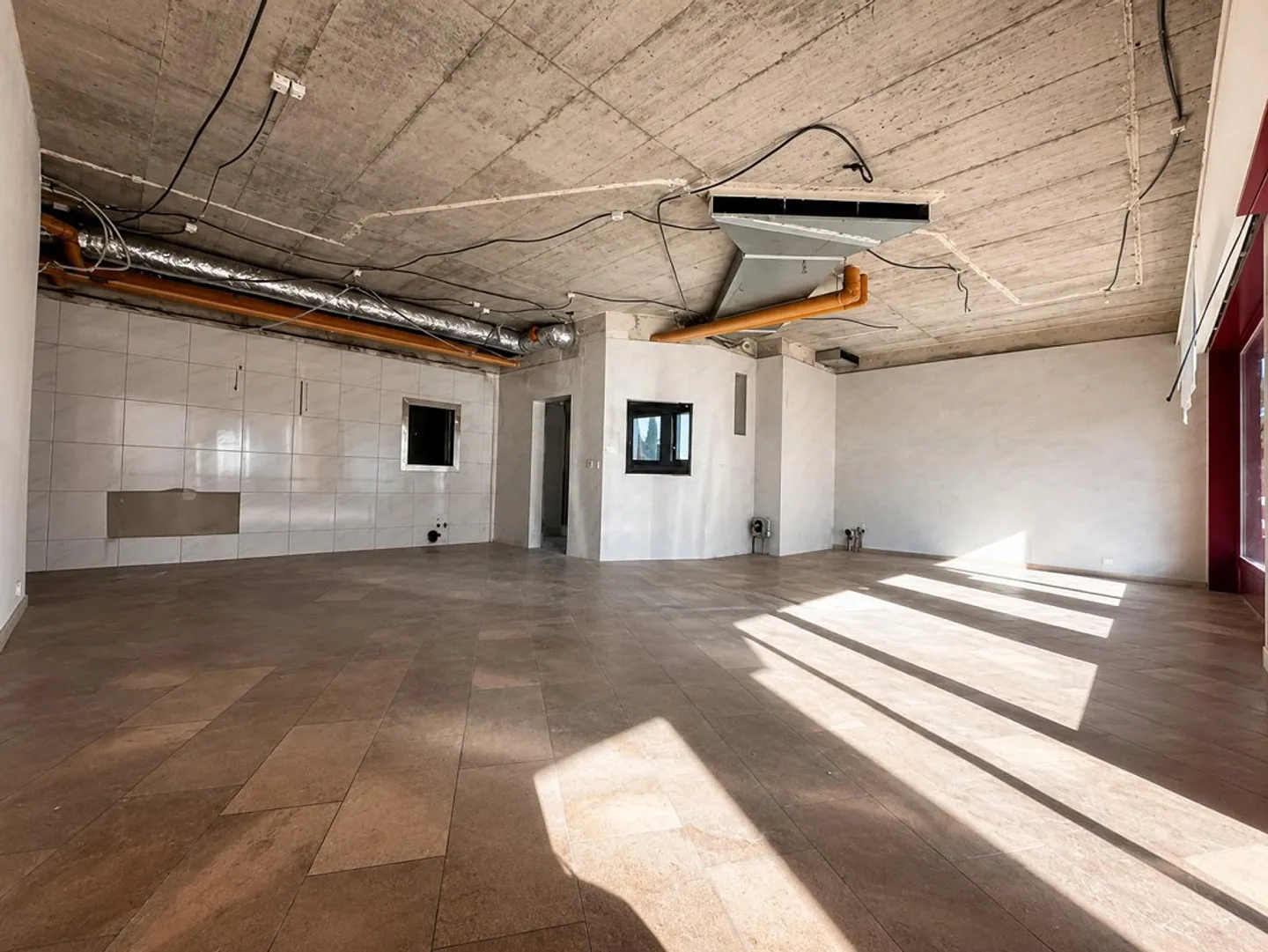 Spazio per studio/ufficio/vendita nel centro di Männedorf - Foto 2 di 5