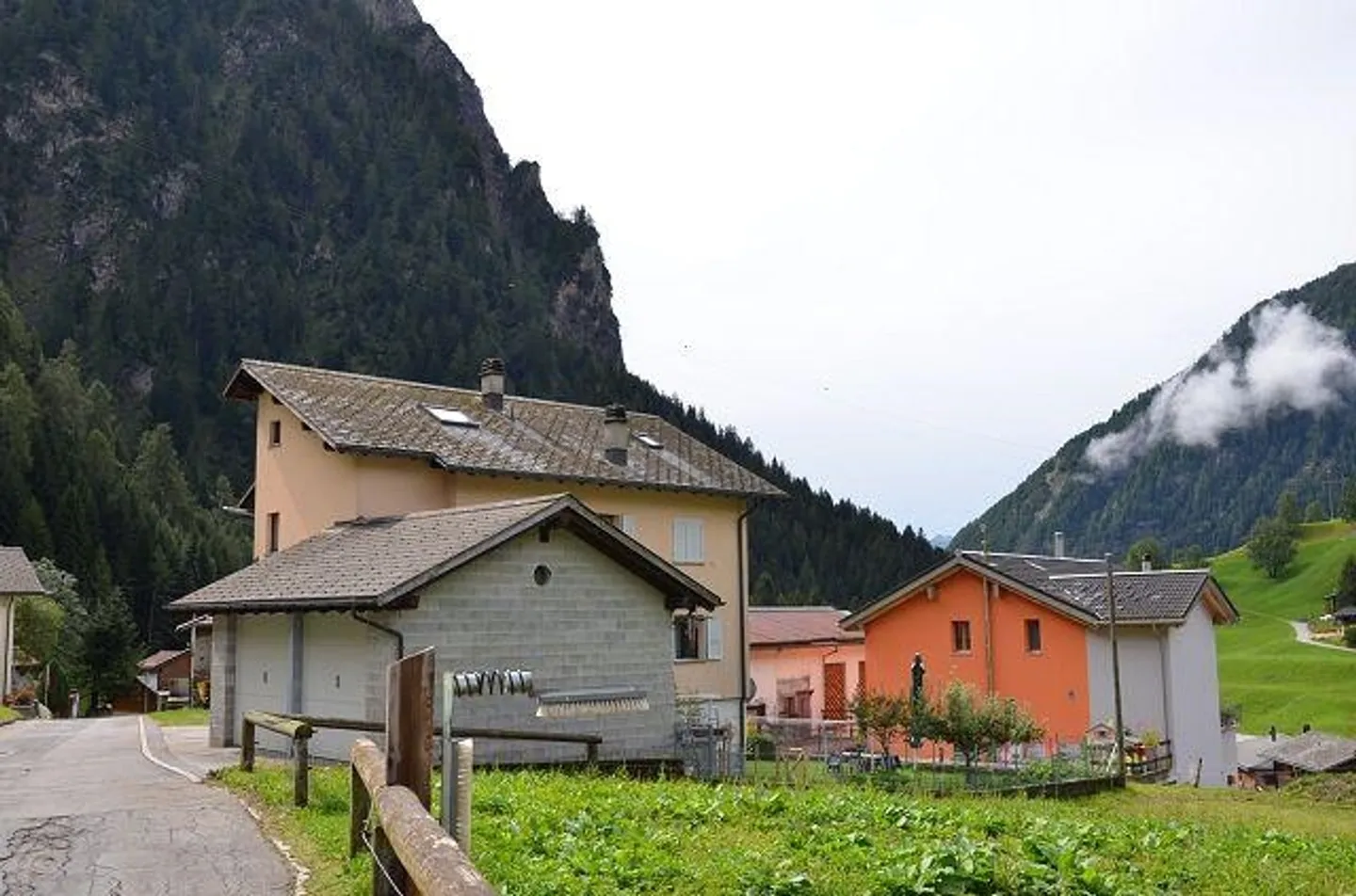 Sonniges Baugrundstück in Ghirone - Foto 2 von 6