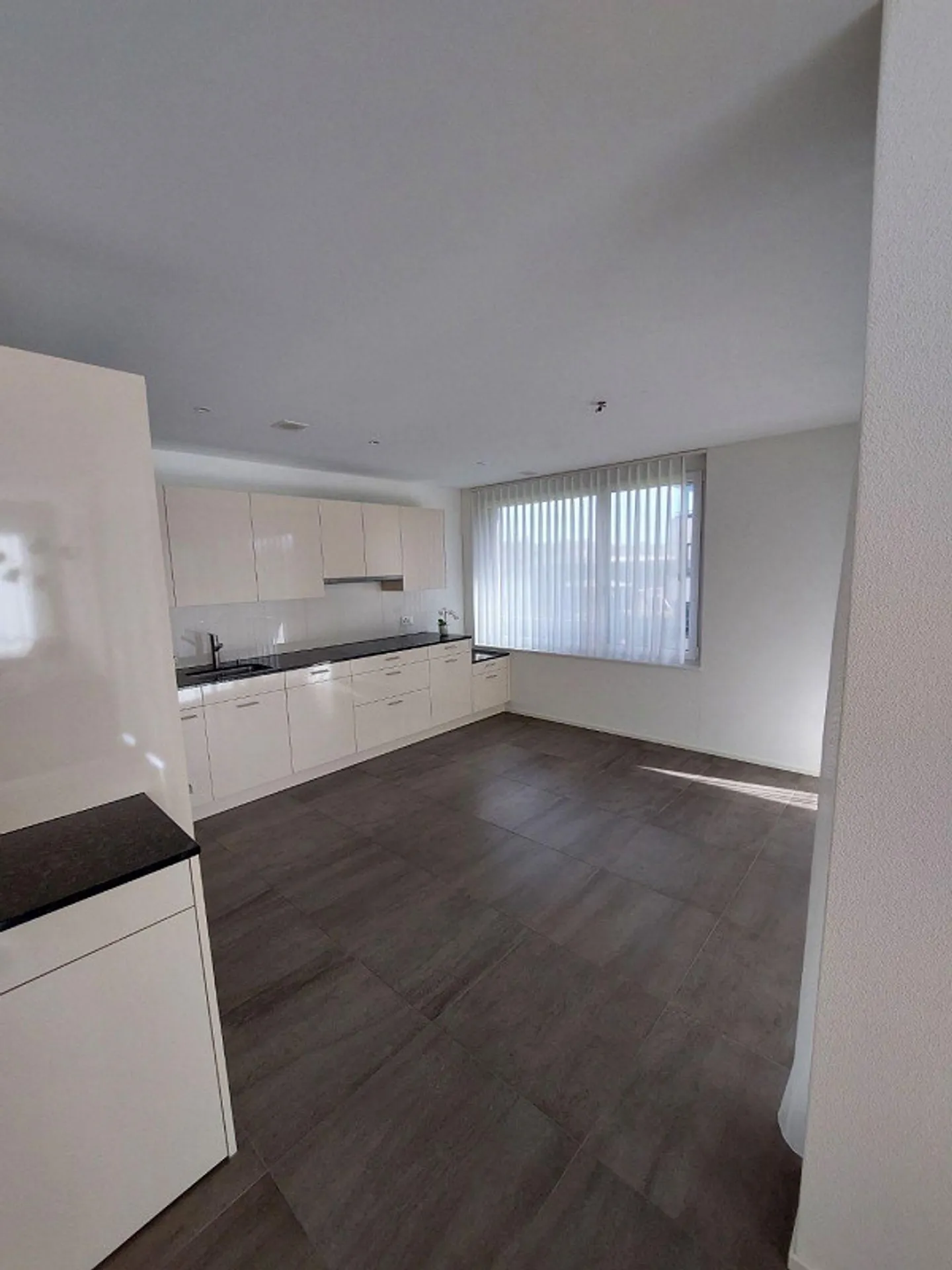 Zentrale 3,5 zimmerwohnung mit waschküche und keller - Foto 2 von 11