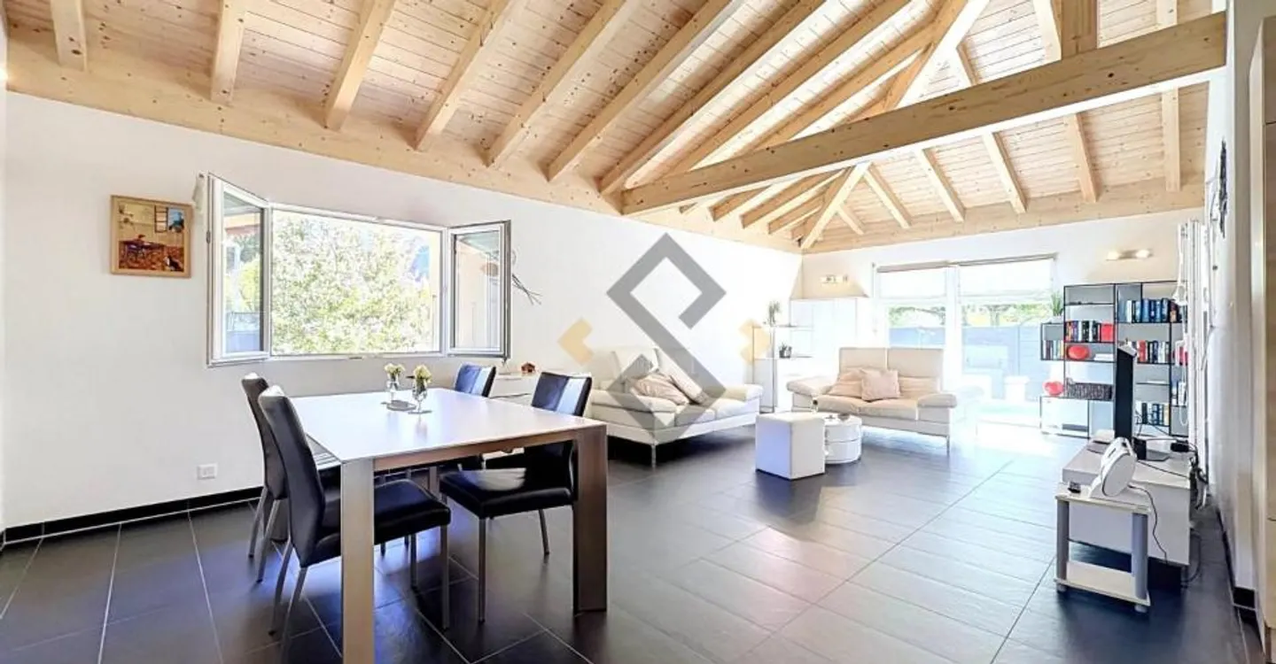 Single-storey house with 4.5 rooms and pool in Saxon - Photo 1 of 5