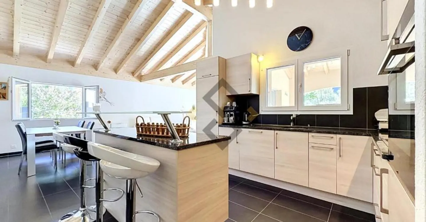 Single-storey house with 4.5 rooms and pool in Saxon - Photo 2 of 5