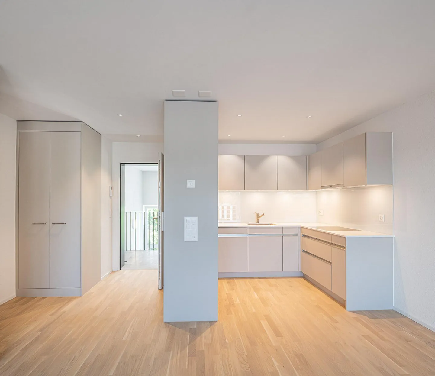 Moderno appartamento di 2,5 stanze a Neuhausen! - Foto 2 di 10