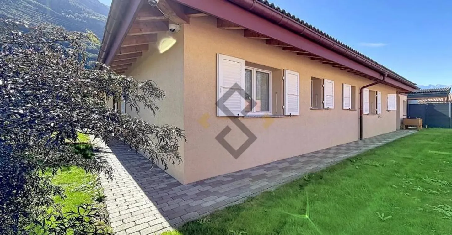 Single-storey house with 4.5 rooms and pool in Saxon - Photo 5 of 5