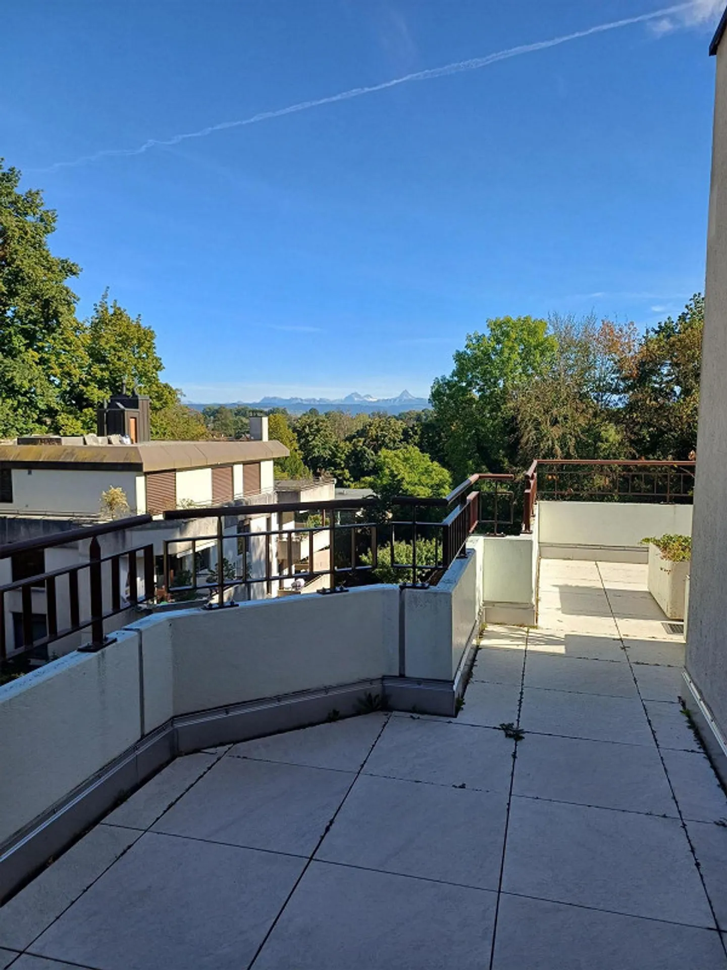 Penthouse apartment with a view in the Brunnadern district - Photo 10 of 11