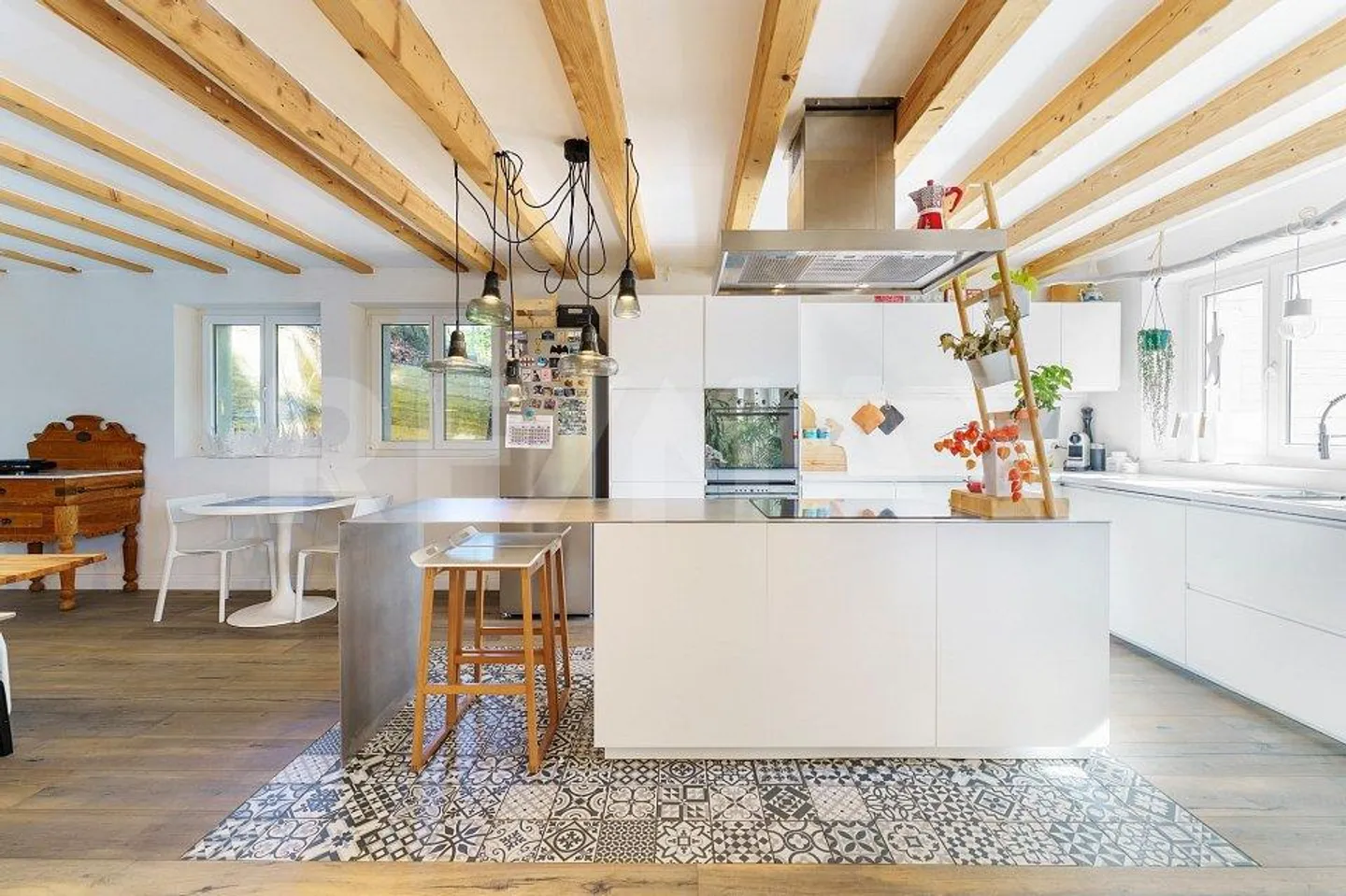 2 appartamenti in casa parzialmente ristrutturata - Foto 2 di 13