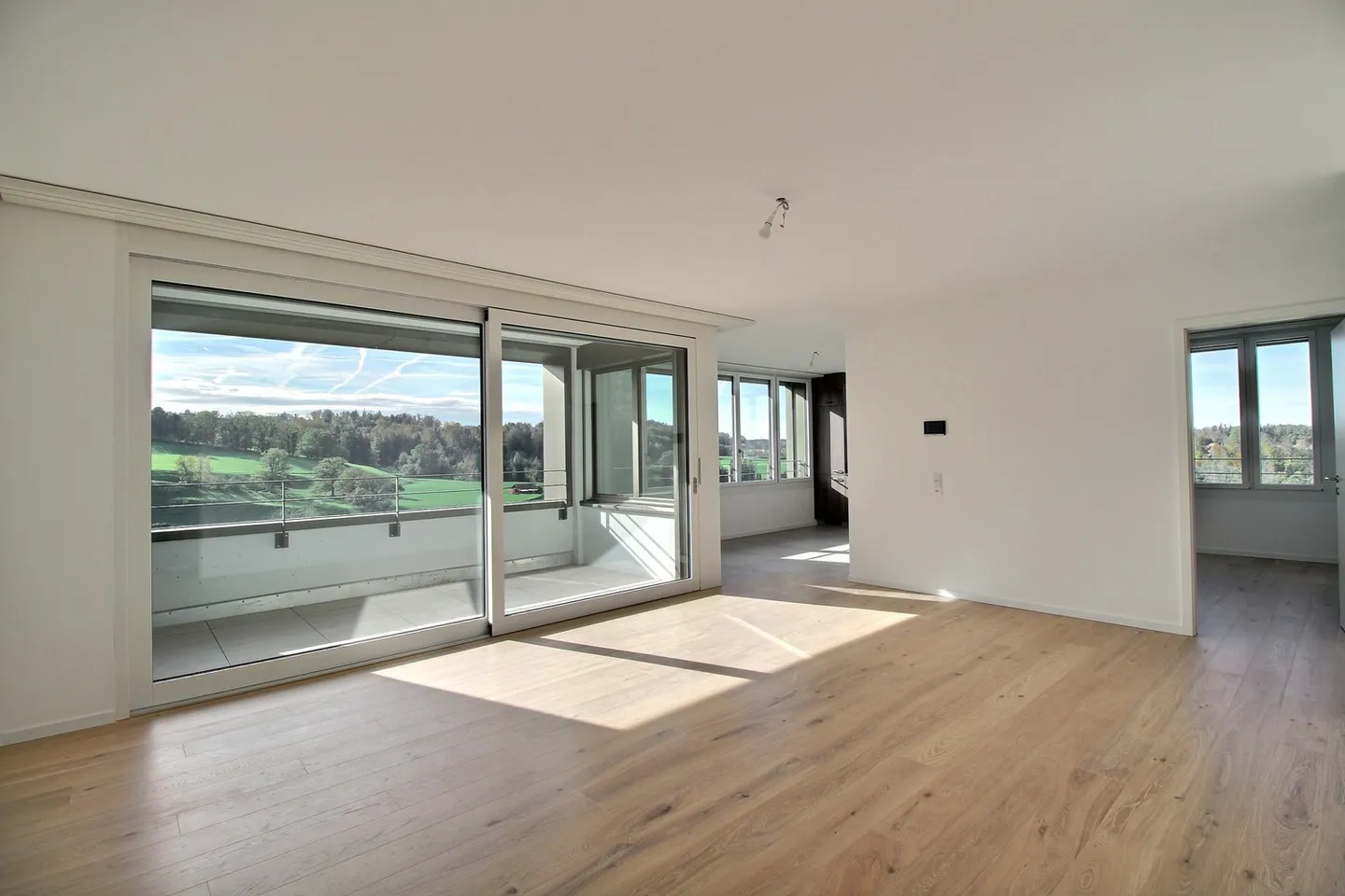 Magnifique appartement de 5,5 pièces avec vue imprenable ! - Photo 3 sur 9