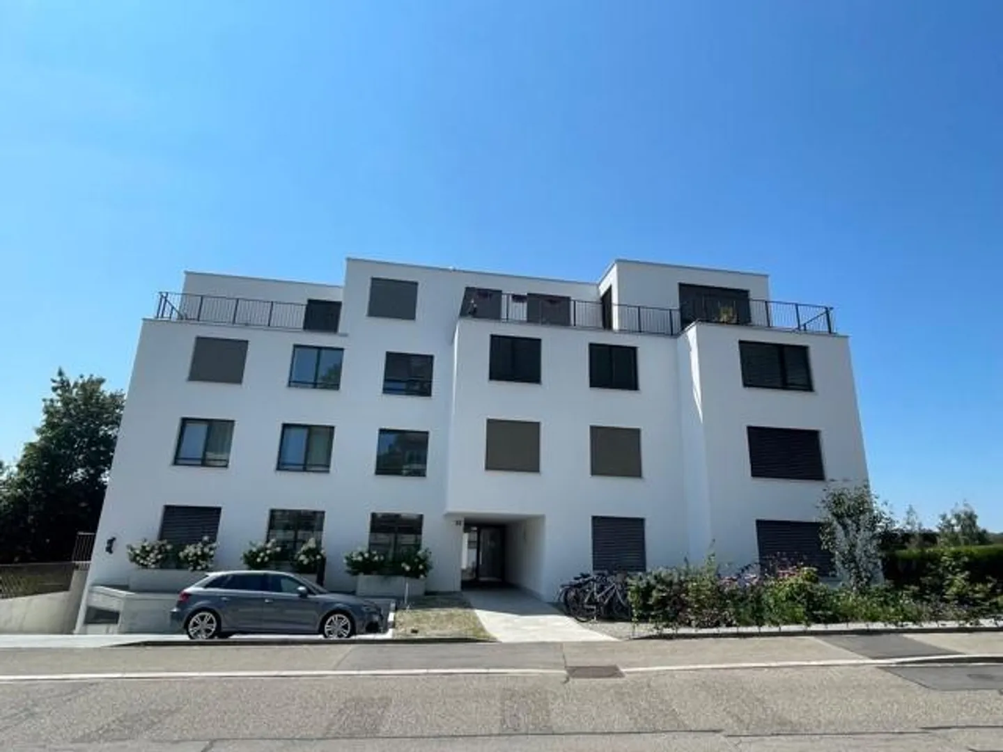Modernes Apartment in Zürich-Seebach - Foto 1 von 4