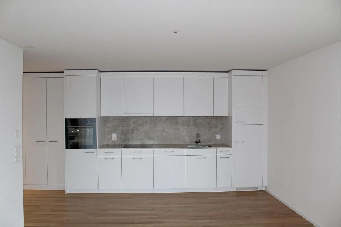 Modernes Apartment in Zürich-Seebach - Foto 2 von 4