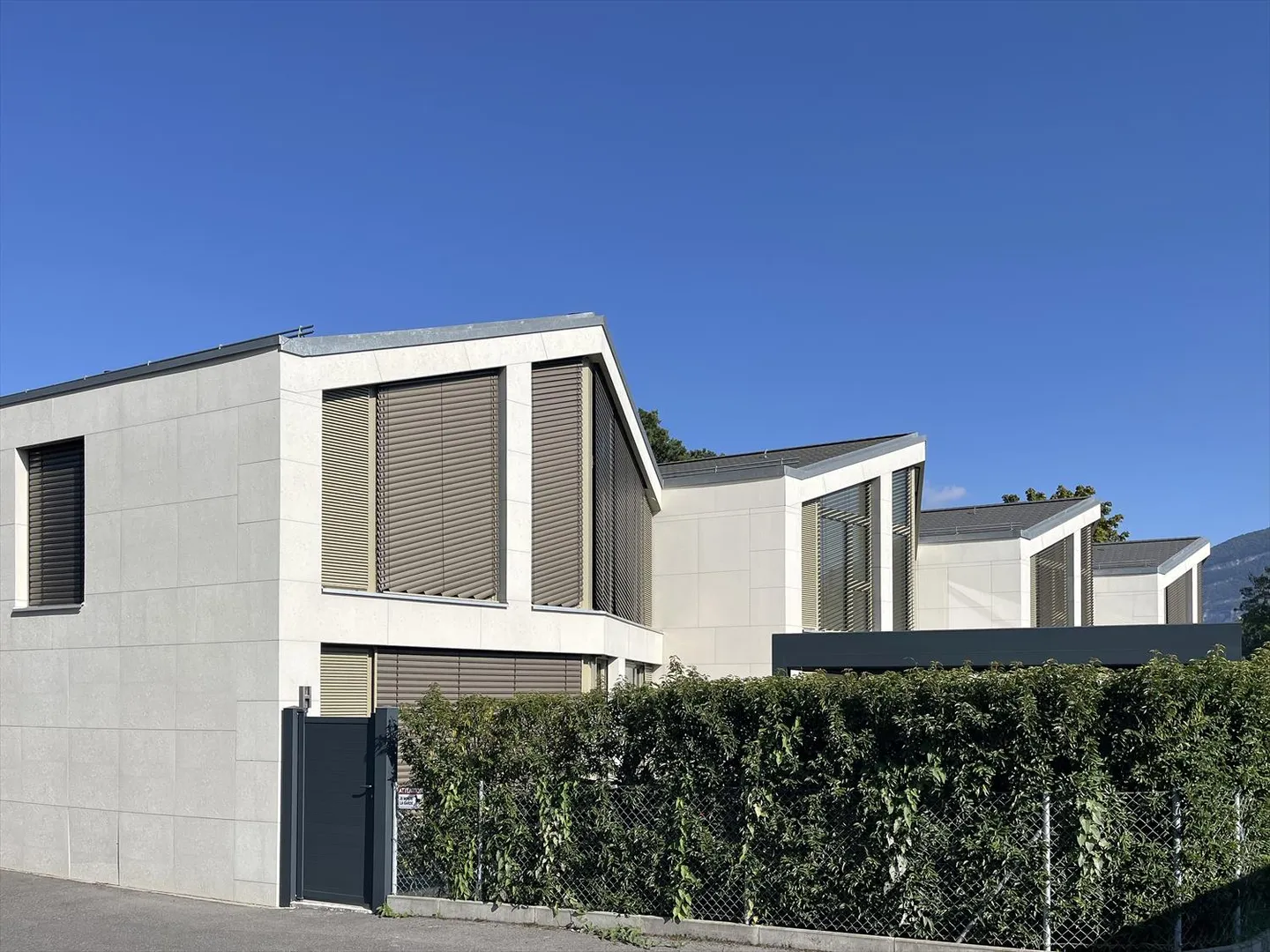 Villa - Photo 2 of 12