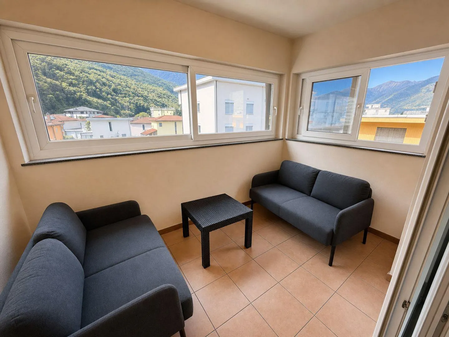 Cadenazzo 4.5-Room Apartment with Garden - Photo 4 of 21