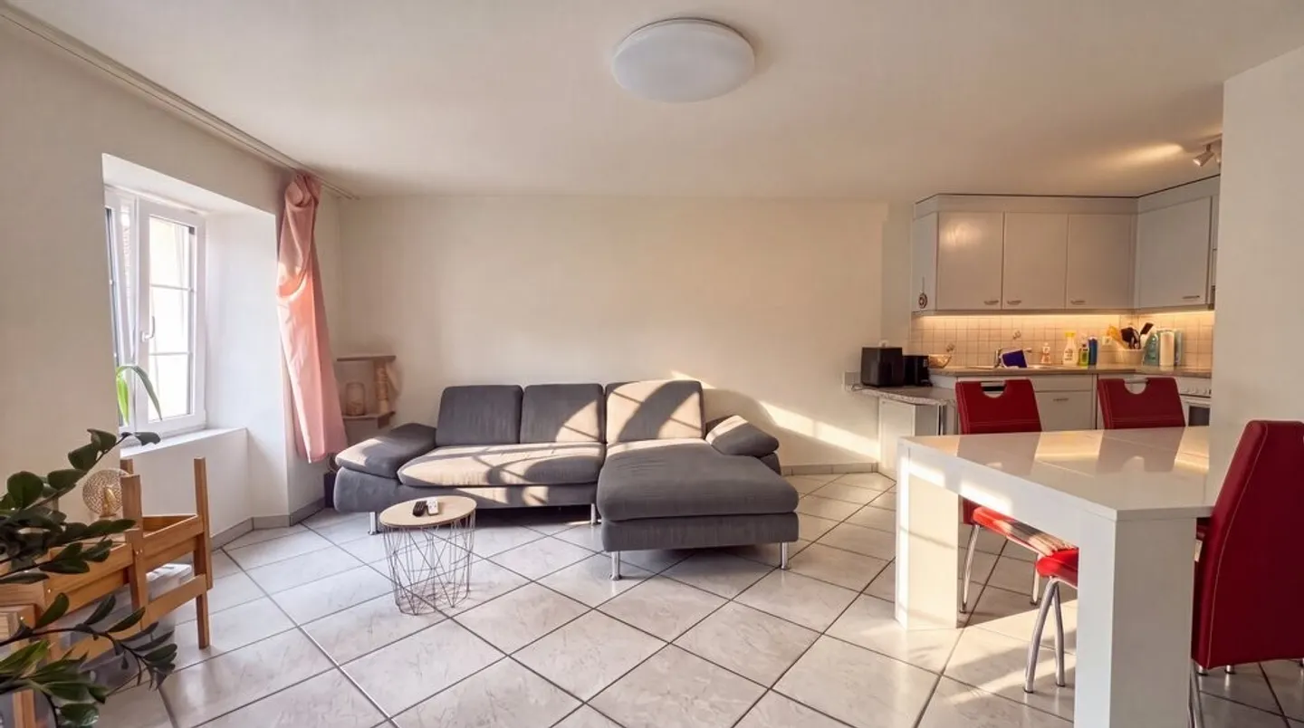 Helle 4.5-Zimmer-Wohnung in Felsberg - Foto 1 von 7