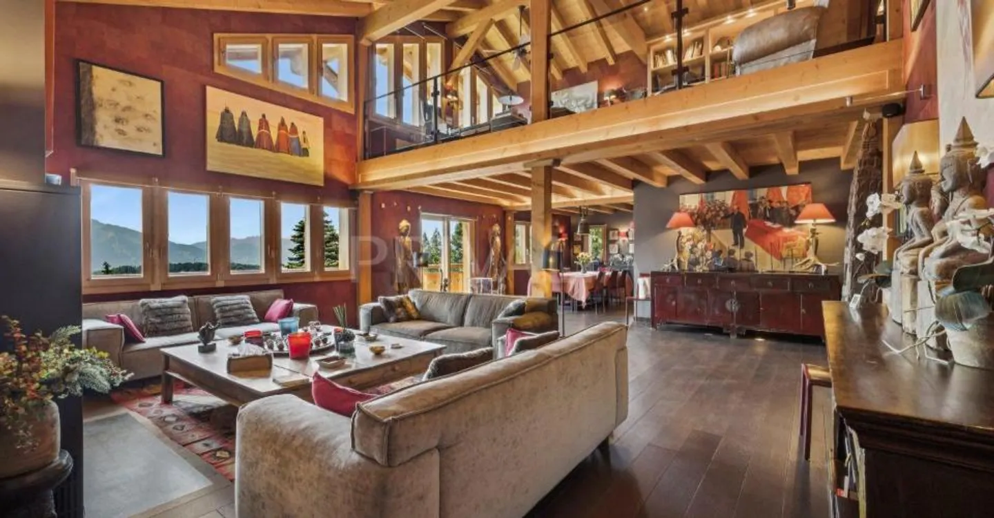 Exceptional Ski-In Ski-Out Chalet - Photo 2 of 9