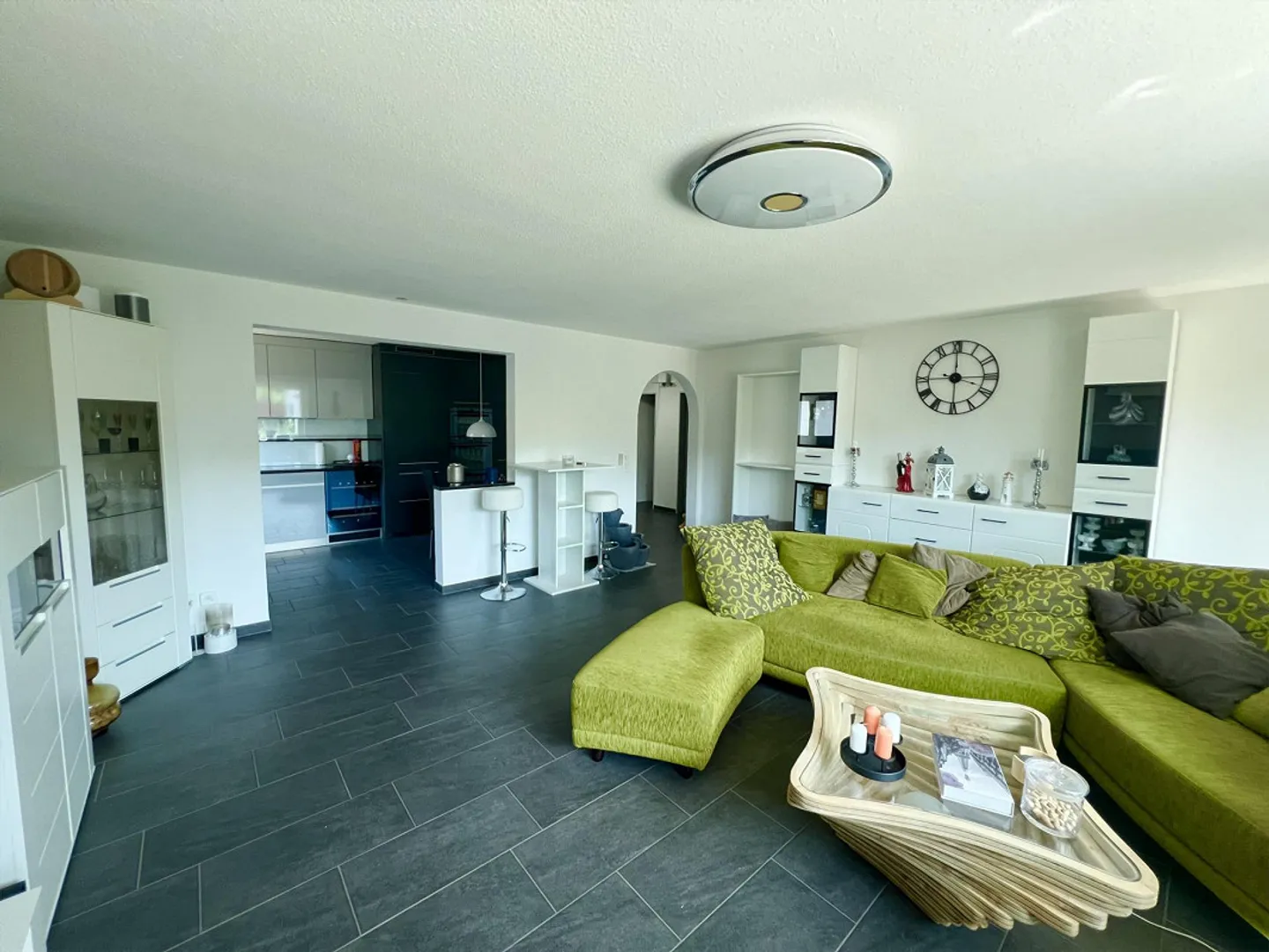 Lichtdurchflutete großzügige 4,5 Zimmer Wohnung mit Terasse zu verkauf - Photo 6 of 18