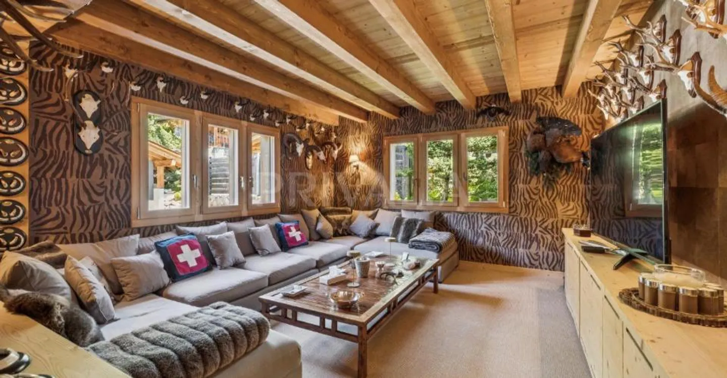 Exceptional Ski-In Ski-Out Chalet - Photo 7 of 9