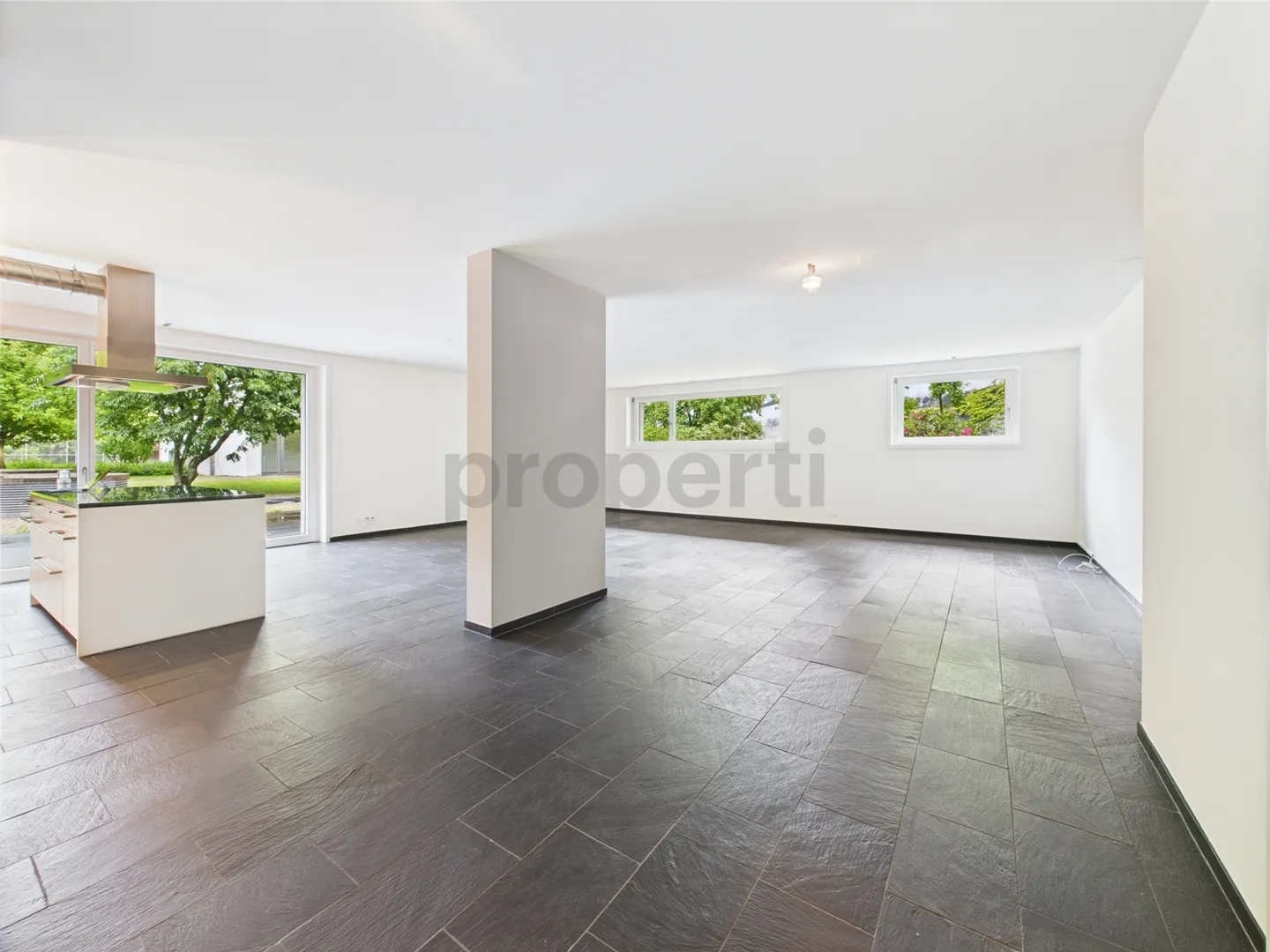 Modern Living in the Heart of Zurich with this 3.5-Room Apartment - Photo 11 of 13