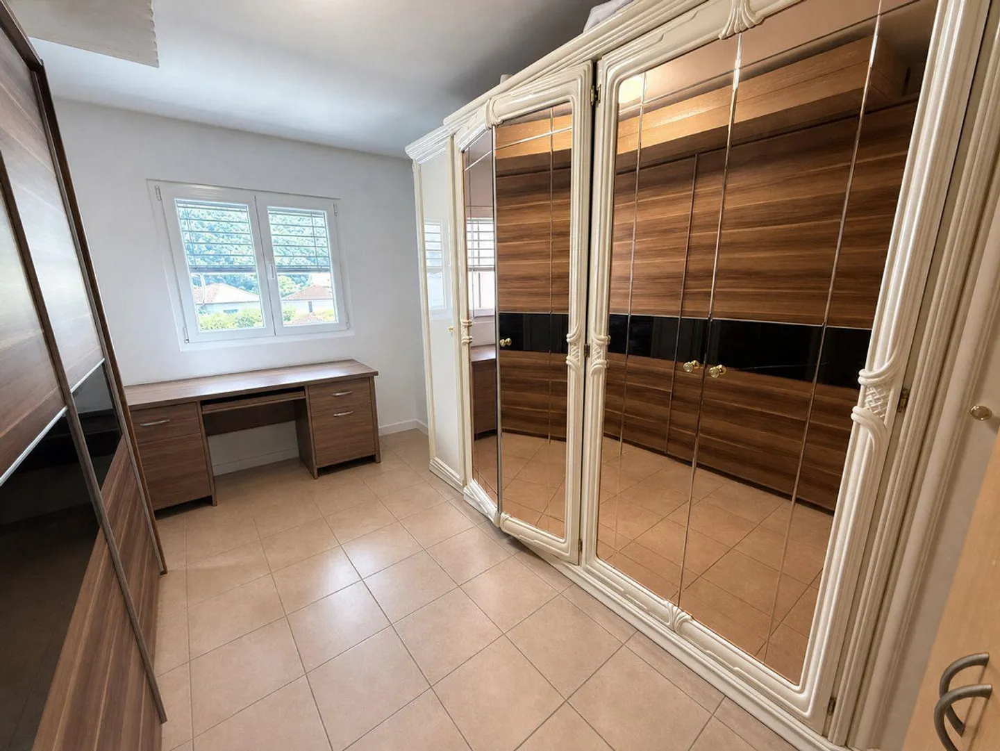 Cadenazzo 4.5-Room Apartment with Garden - Photo 11 of 21