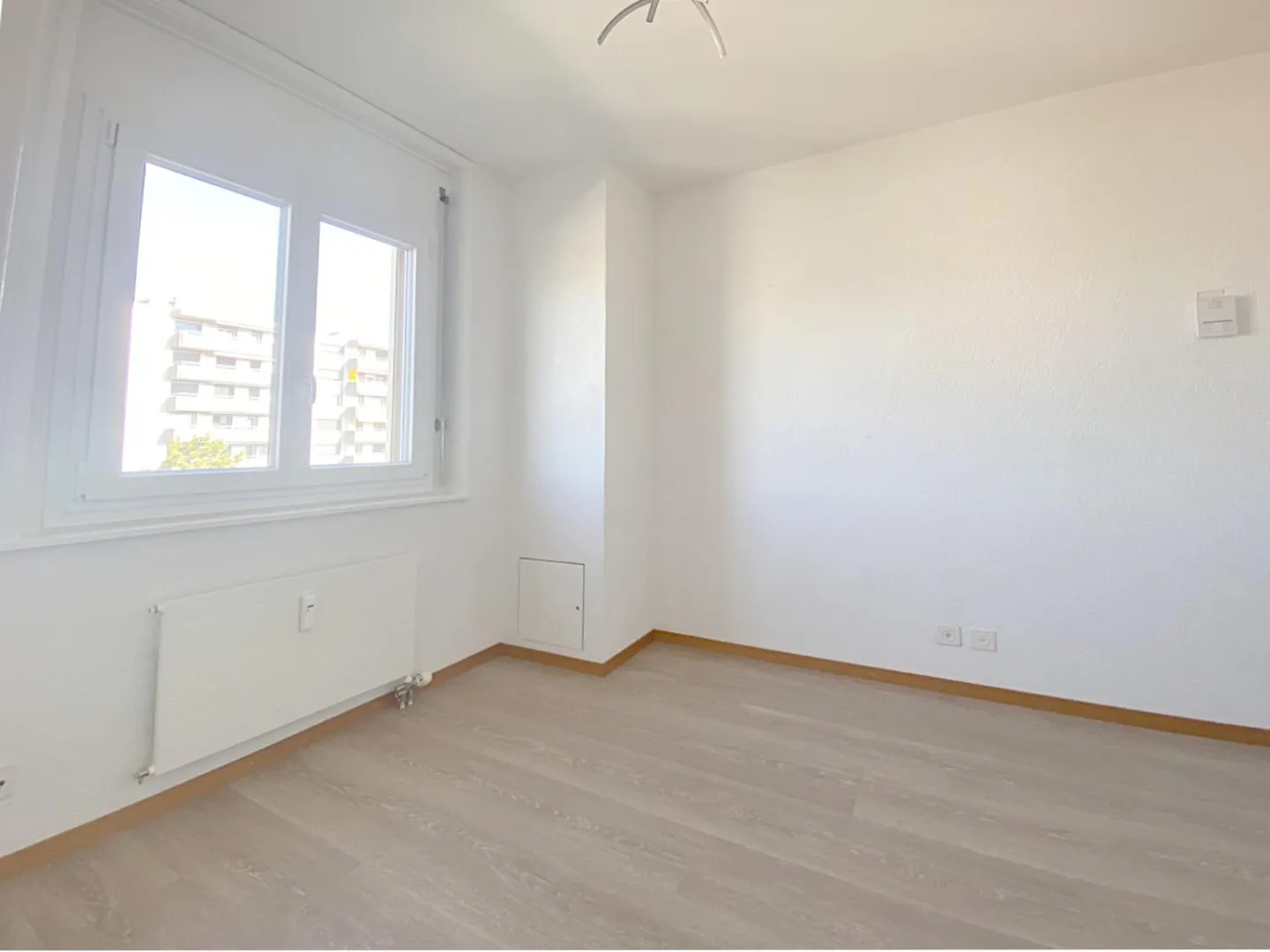 Bel appartement avec balcon - Photo 6 sur 7