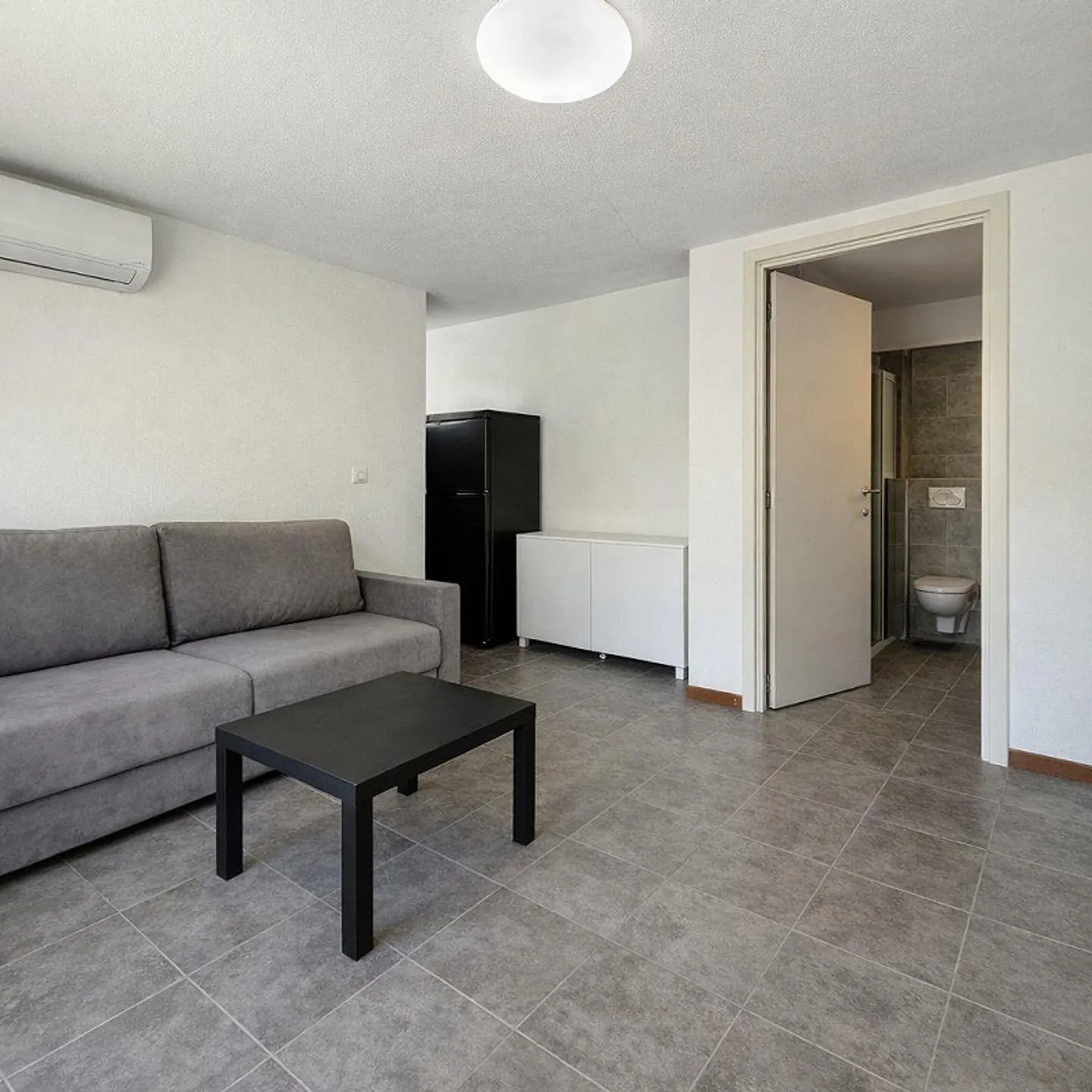Cadenazzo 4.5-Room Apartment with Garden - Photo 17 of 21