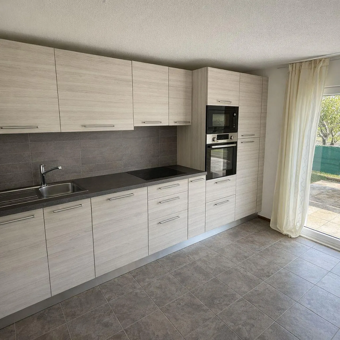Cadenazzo 4.5-Room Apartment with Garden - Photo 18 of 21