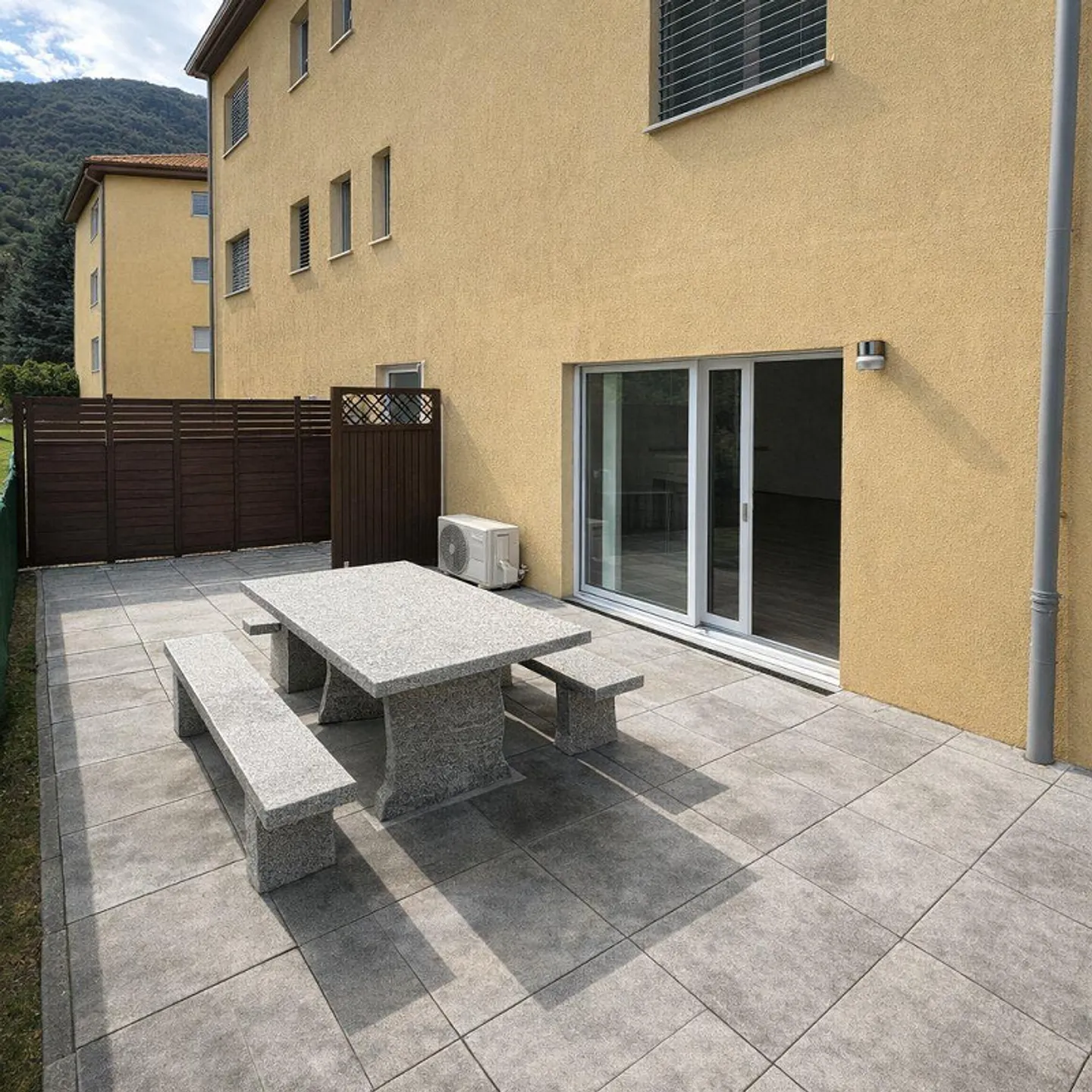 Cadenazzo 4.5-Room Apartment with Garden - Photo 19 of 21