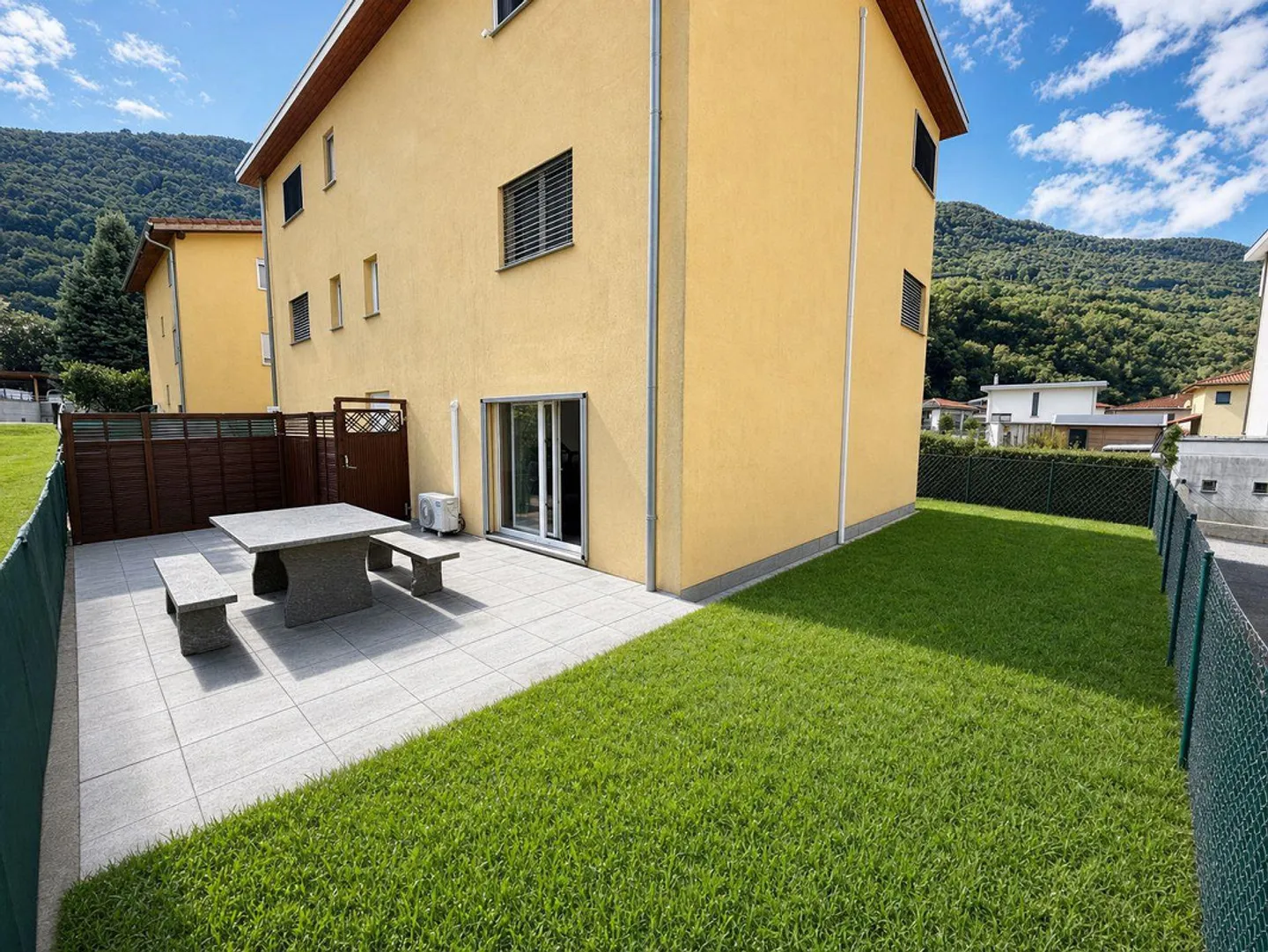 Cadenazzo 4.5-Room Apartment with Garden - Photo 20 of 21