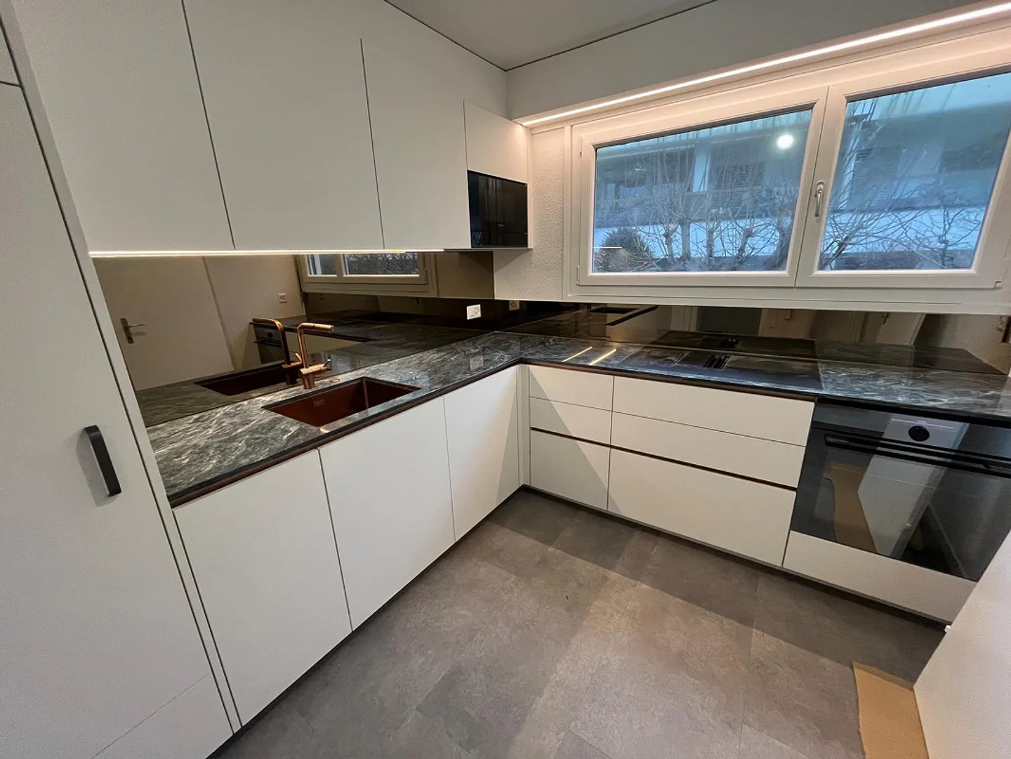 Appartement rénové avec vue sur le lac - Photo 1 sur 8