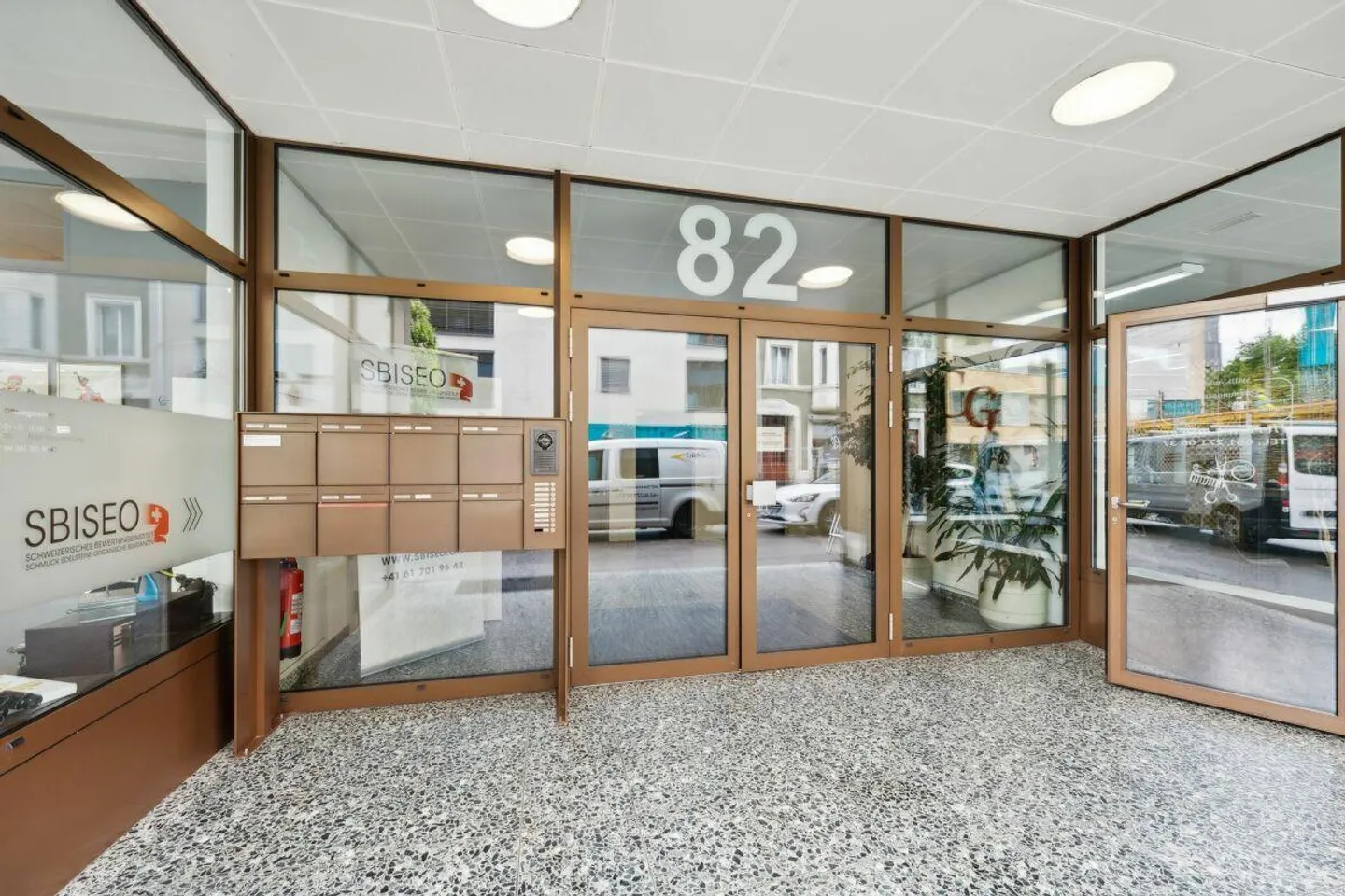 Uffici moderni sviluppati vicino alla stazione - Foto 2 di 9
