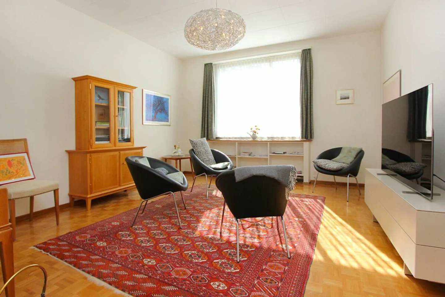 Grosses Einfamilienhaus mit Garten - Foto 6 von 13