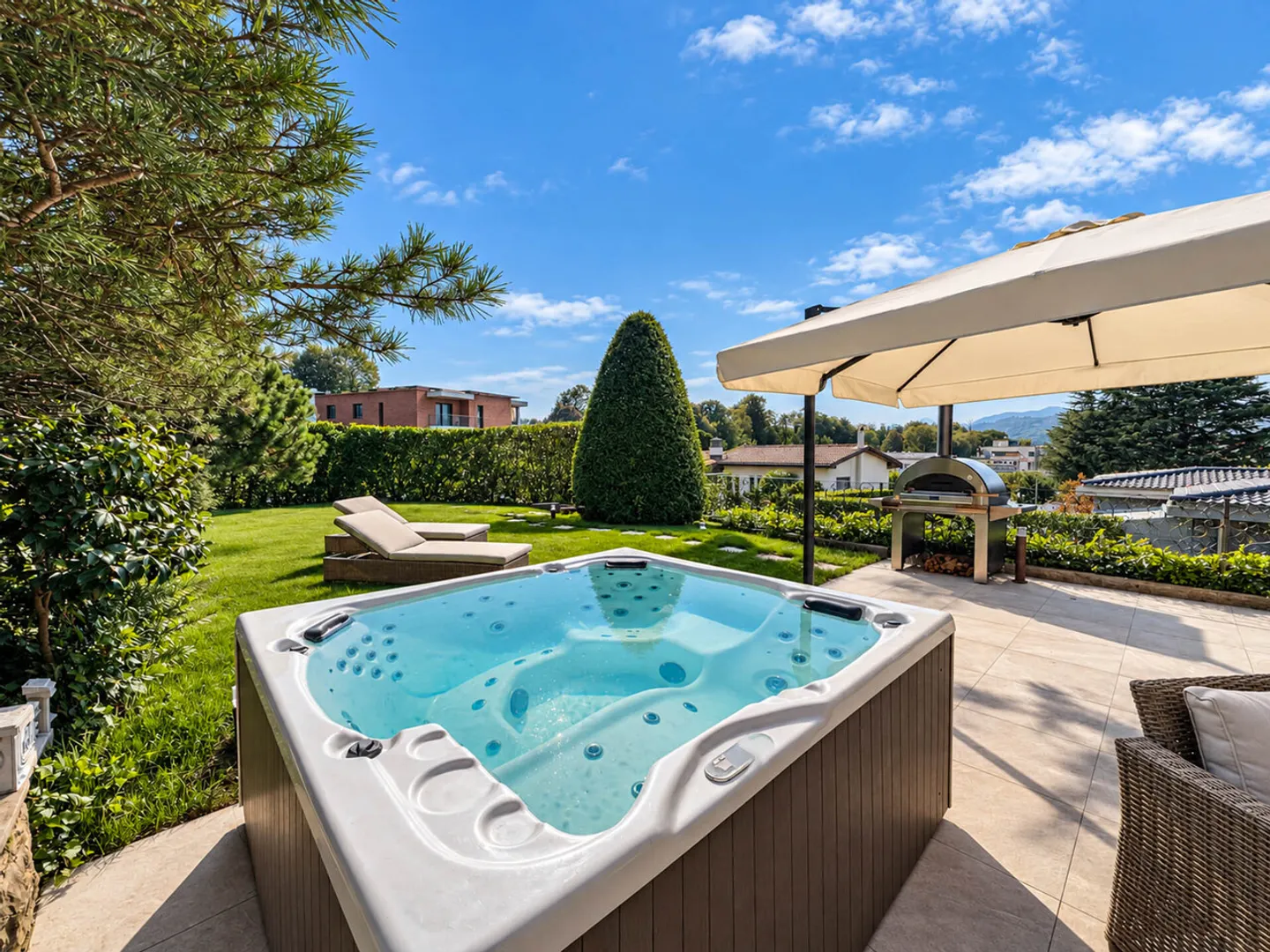 Villa with large garden in Mendrisio - Photo 11 of 28
