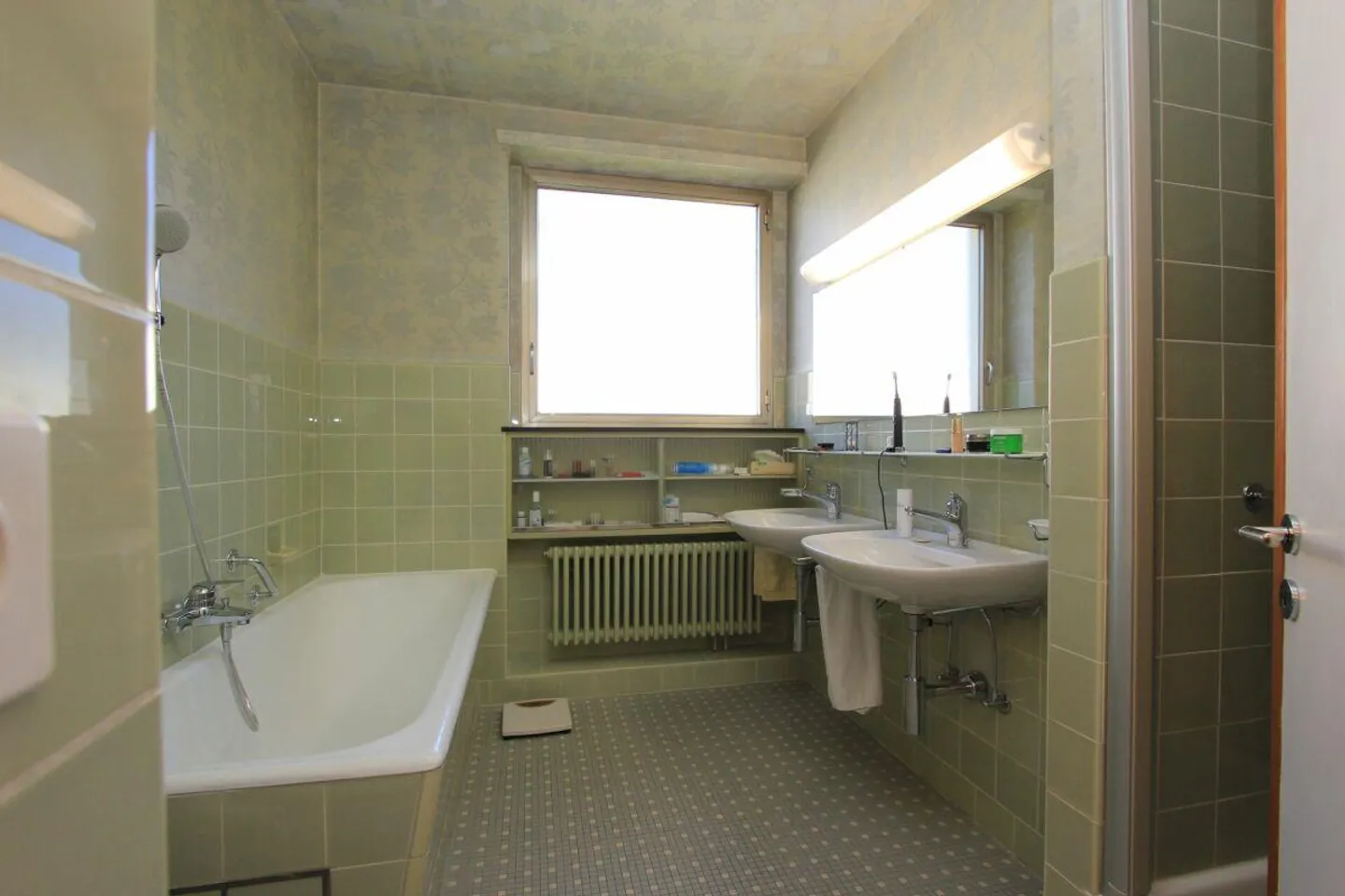 Grosses Einfamilienhaus mit Garten - Foto 7 von 13