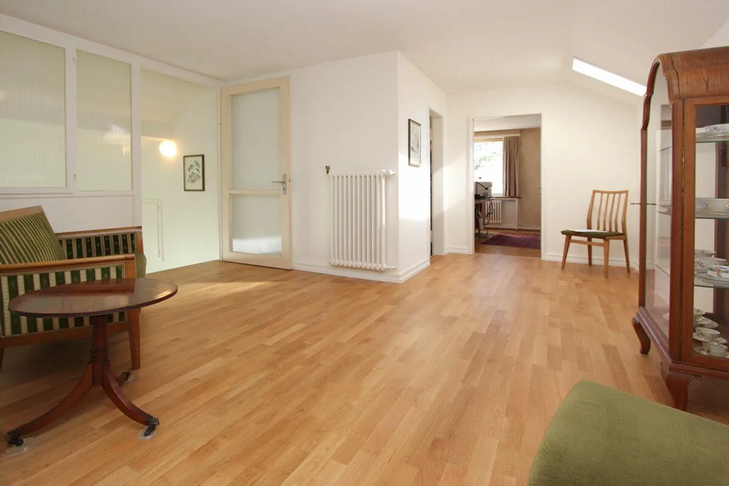 Grosses Einfamilienhaus mit Garten - Foto 8 von 13