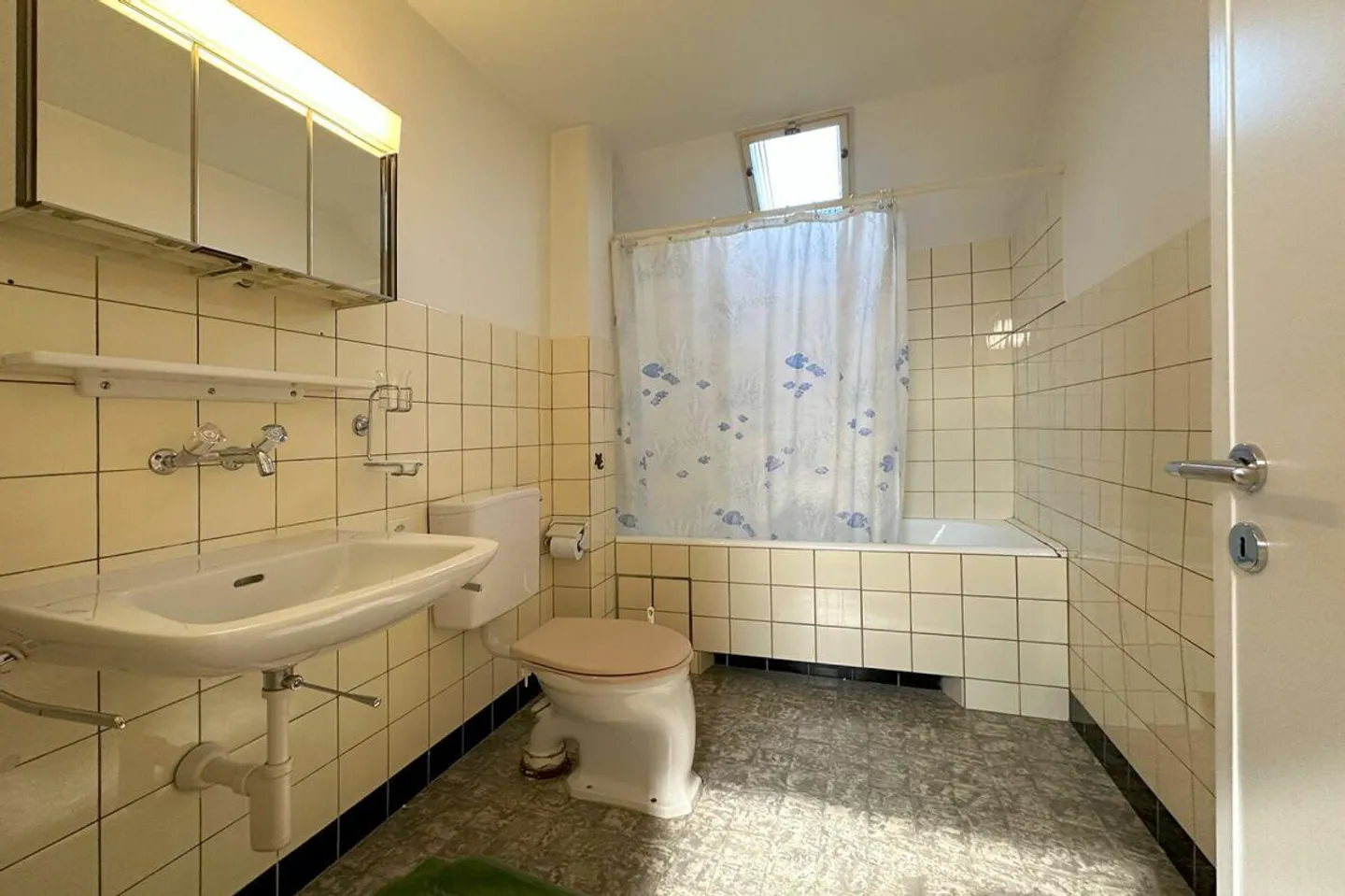 Grosses Einfamilienhaus mit Garten - Foto 10 von 13