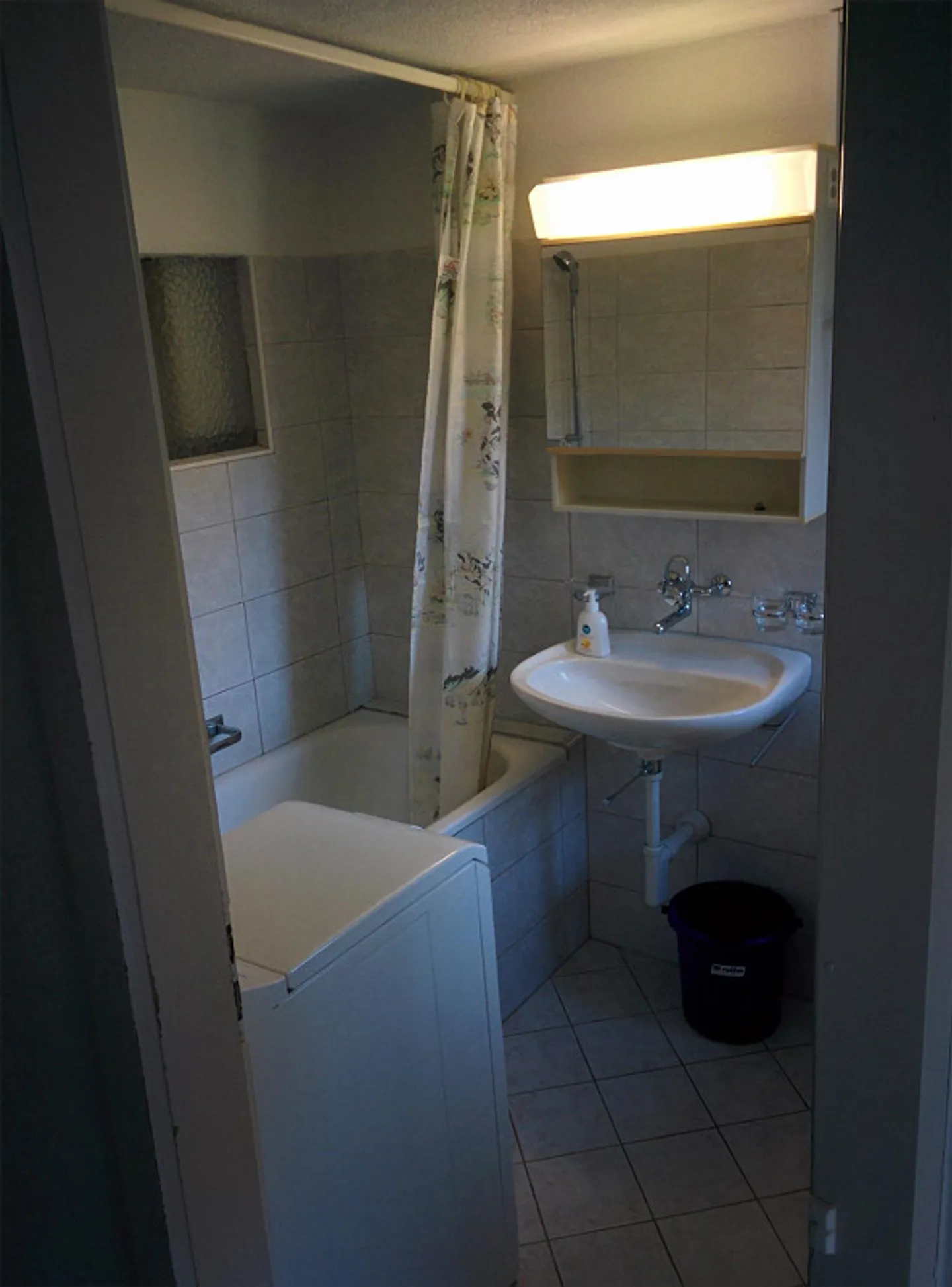 Günstige Wohnung im Bauernhaus mit grossem Naturgarten - Foto 9 di 23