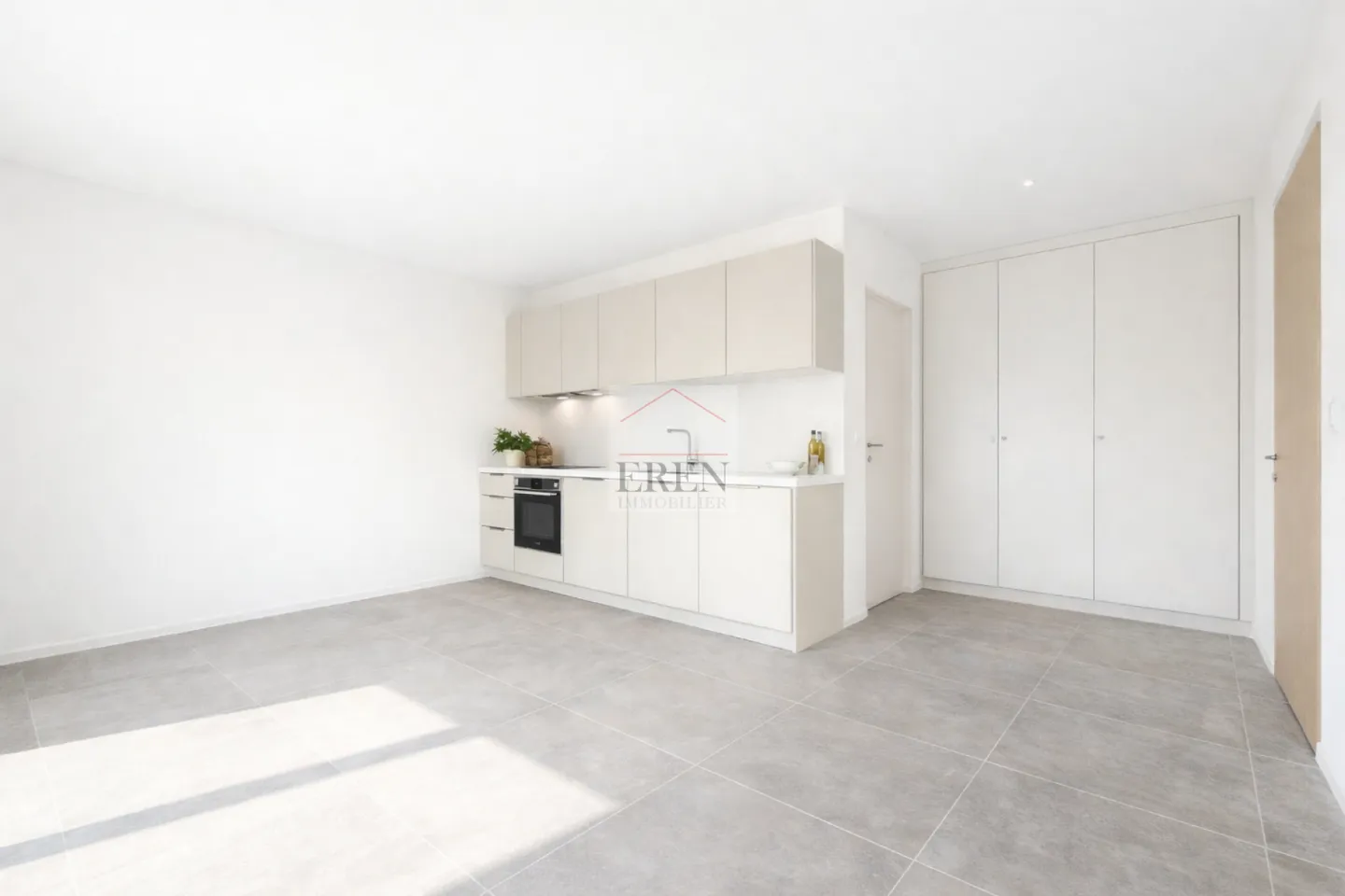 Nuovo studio di 32m2 al 1° piano con loggia di 5m2 - Foto 2 di 13