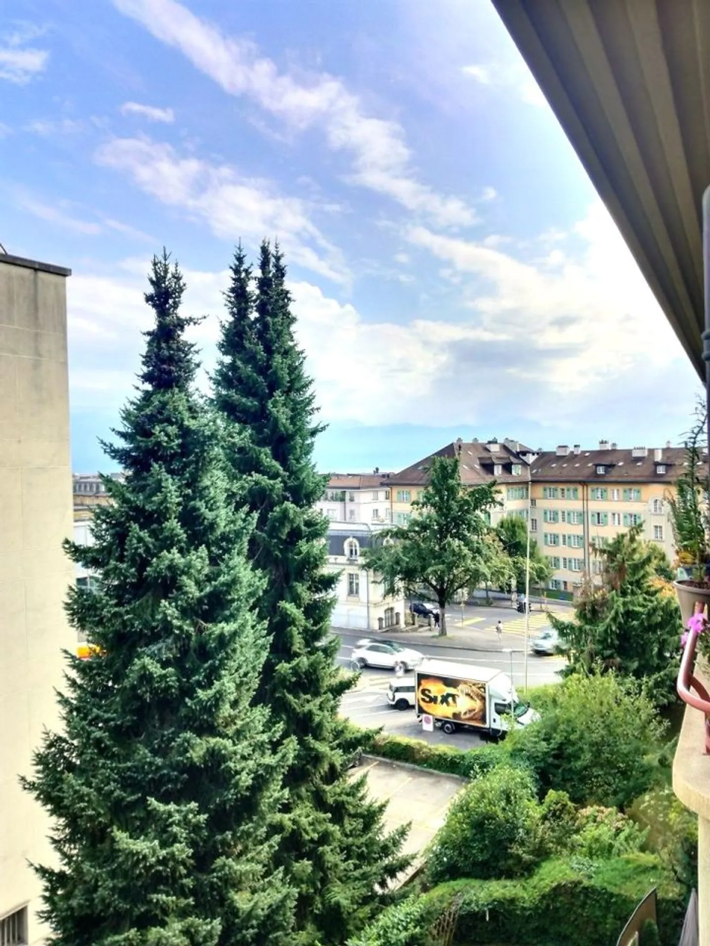 Beautiful furnished apartment in Lausanne / 3.5P / 2 bedrooms / 1 bathroom / 1 balcony - Photo 2 of 13