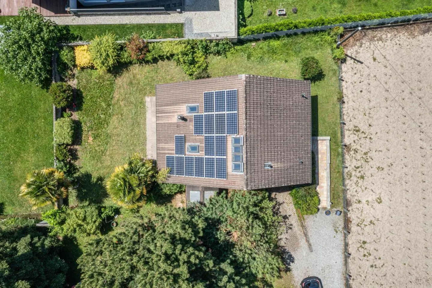 Incantevole casa unifamiliare in zona residenziale! - Foto 10 di 11