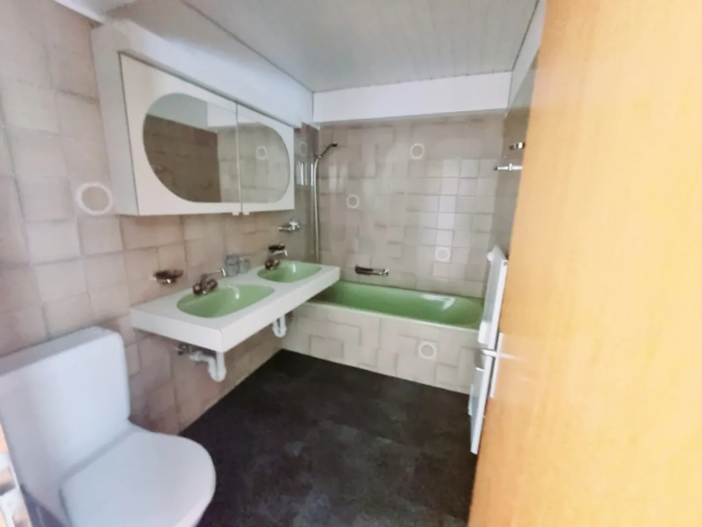 «Charmante 1.5-Zimmer-Wohnung mit grossem Balkon!» - Foto 3 von 5