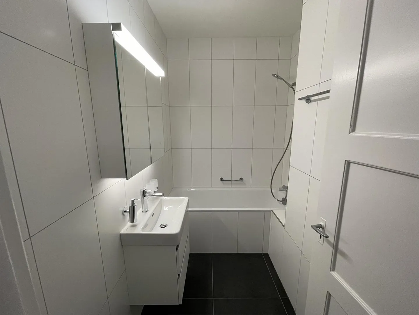 Renovated apartment in Mattenhof - Photo 2 of 9