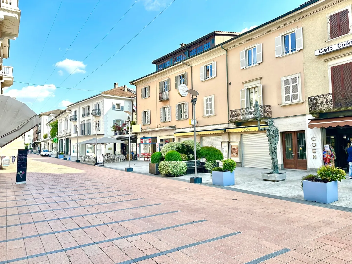 Splendide propriété multifamiliale à revenu au cœur de Chiasso, Canton du Tessin - Photo 1 sur 4