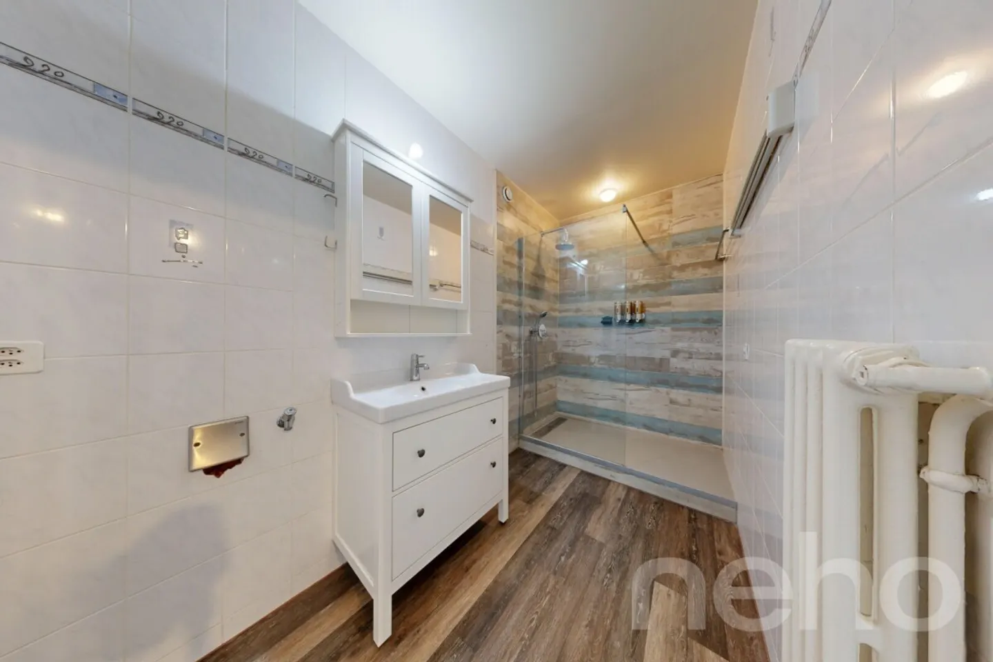 Bright Attic Apartment in Avully - Photo 11 of 12