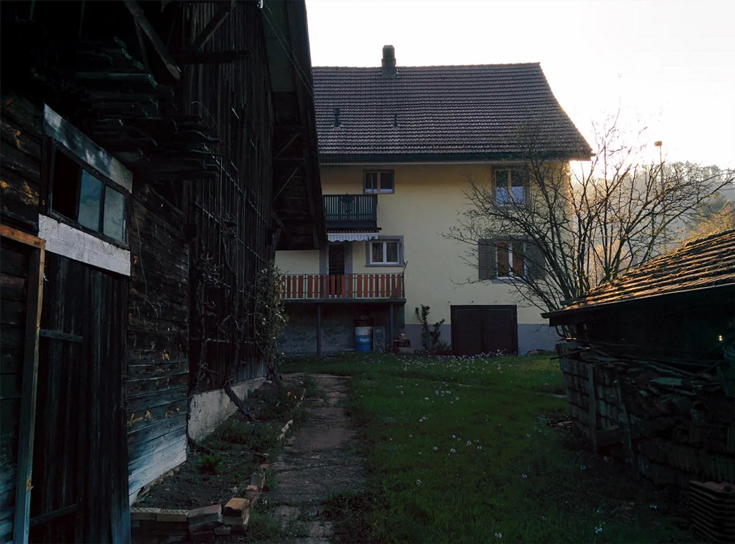 Günstige Wohnung im Bauernhaus mit grossem Naturgarten - Foto 16 di 23