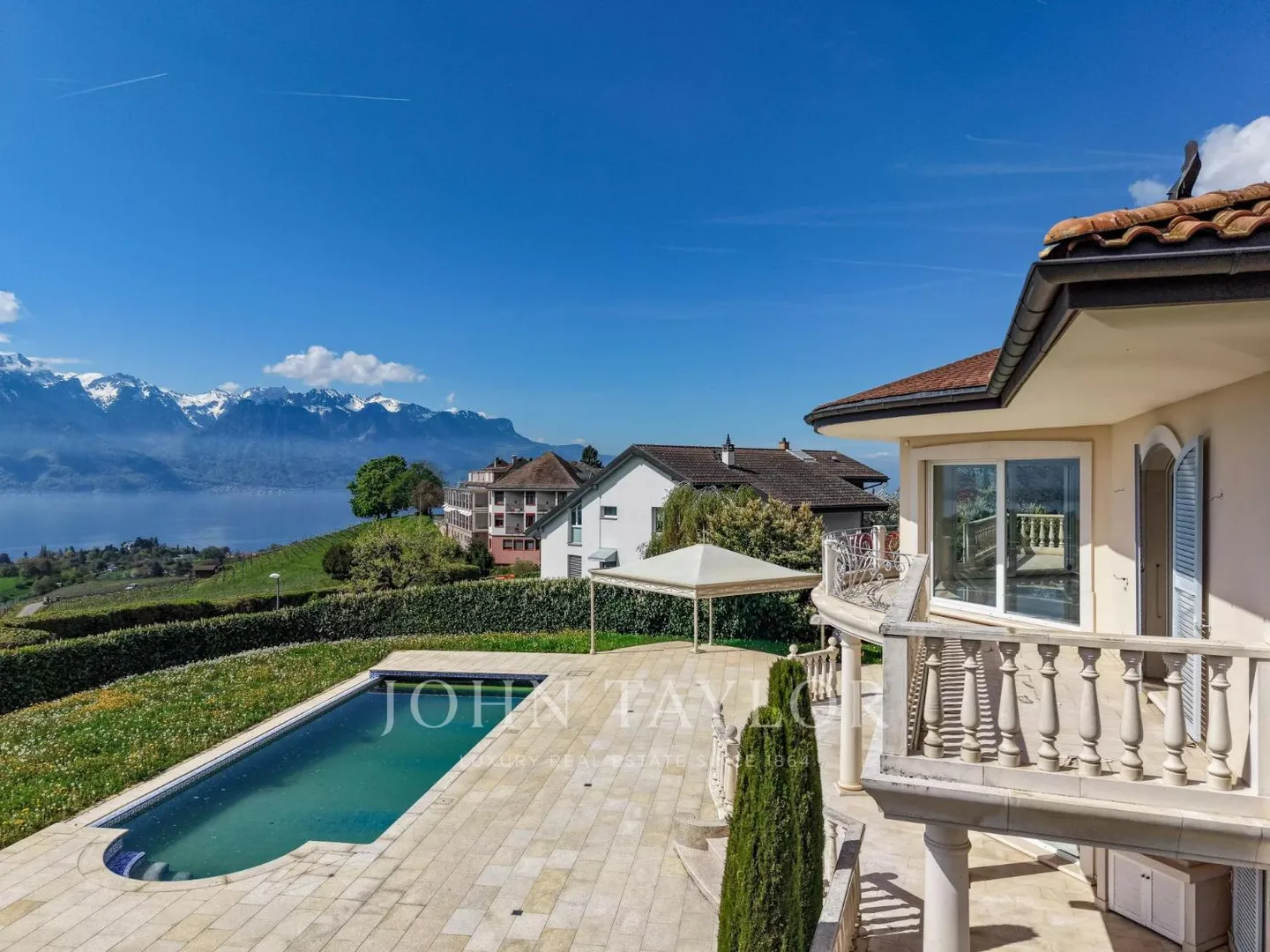 Villa de Luxe avec Vue sur le Lac - Photo 7 sur 13