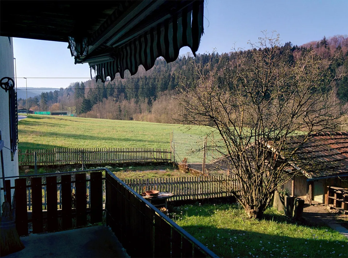 Günstige Wohnung im Bauernhaus mit grossem Naturgarten - Foto 14 di 23