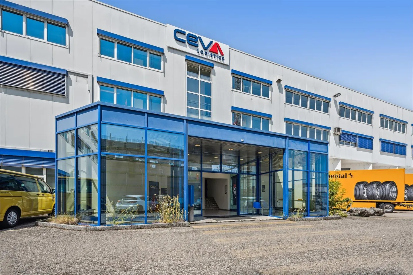 Bureaux spacieux dans un emplacement central - Photo 8 sur 9