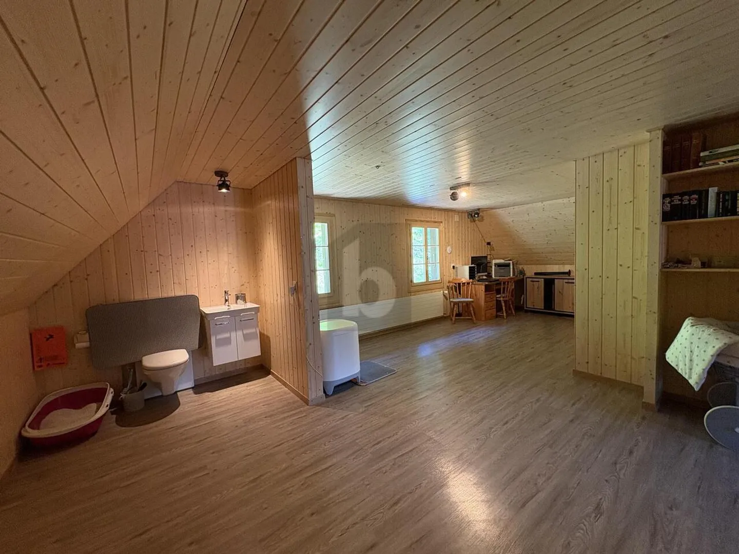 ANIMAL LOVERS AND CRAFTSMEN - A LOT OF SPACE - Photo 4 of 6